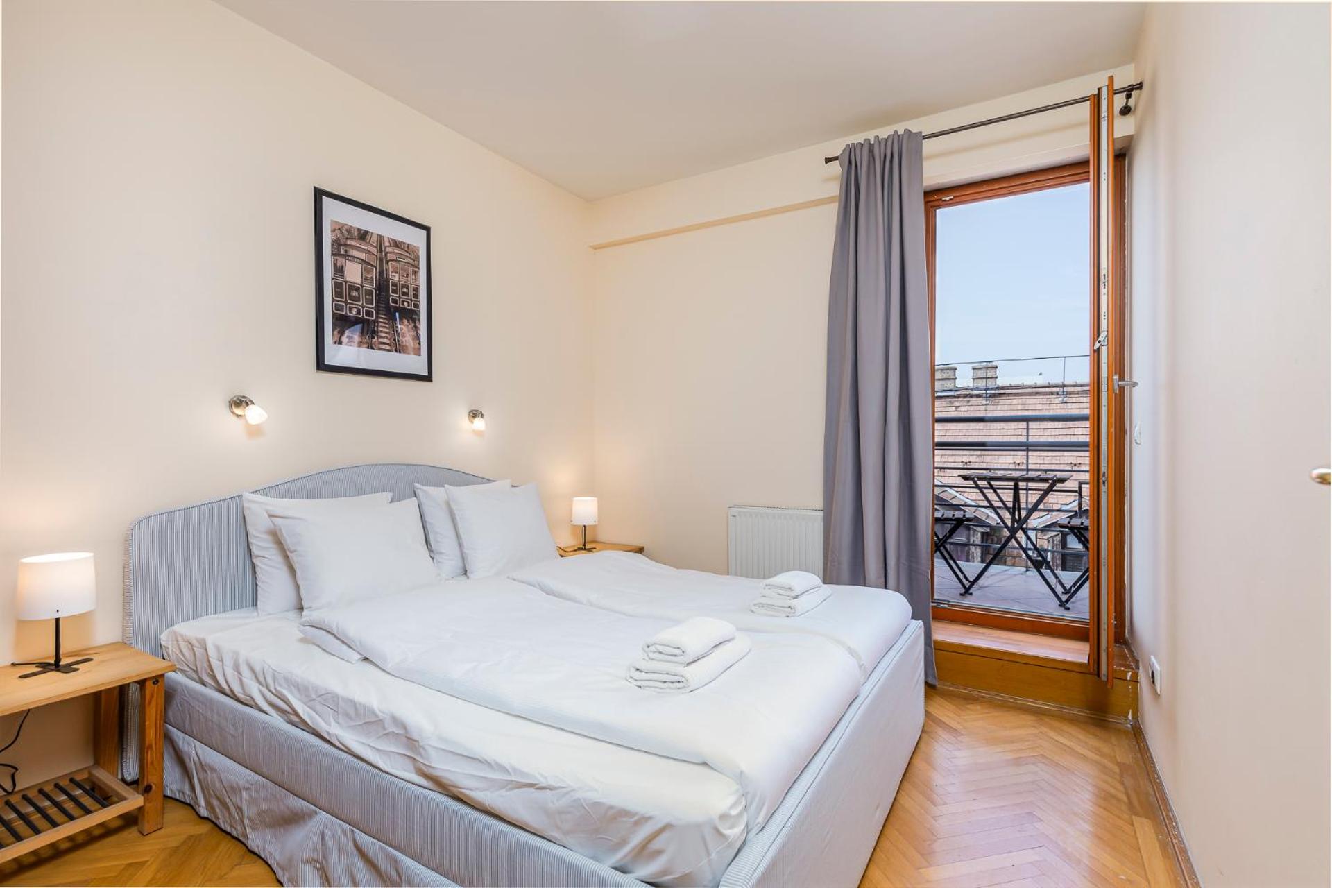 Venus Apartments - Helena Haz view 5
