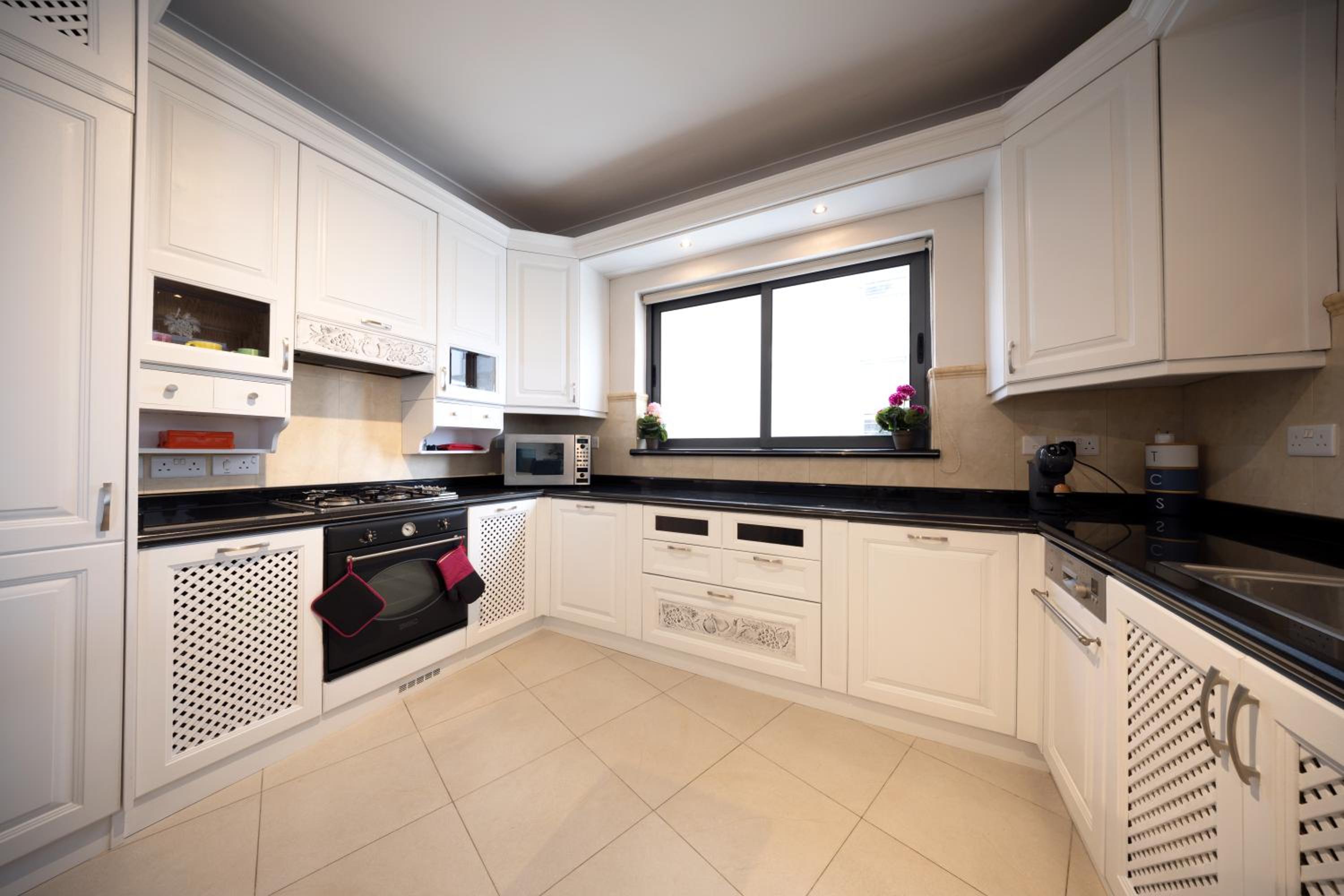 Seafront beautiful 3 bedroom with balcony KDOU1-1 view 4