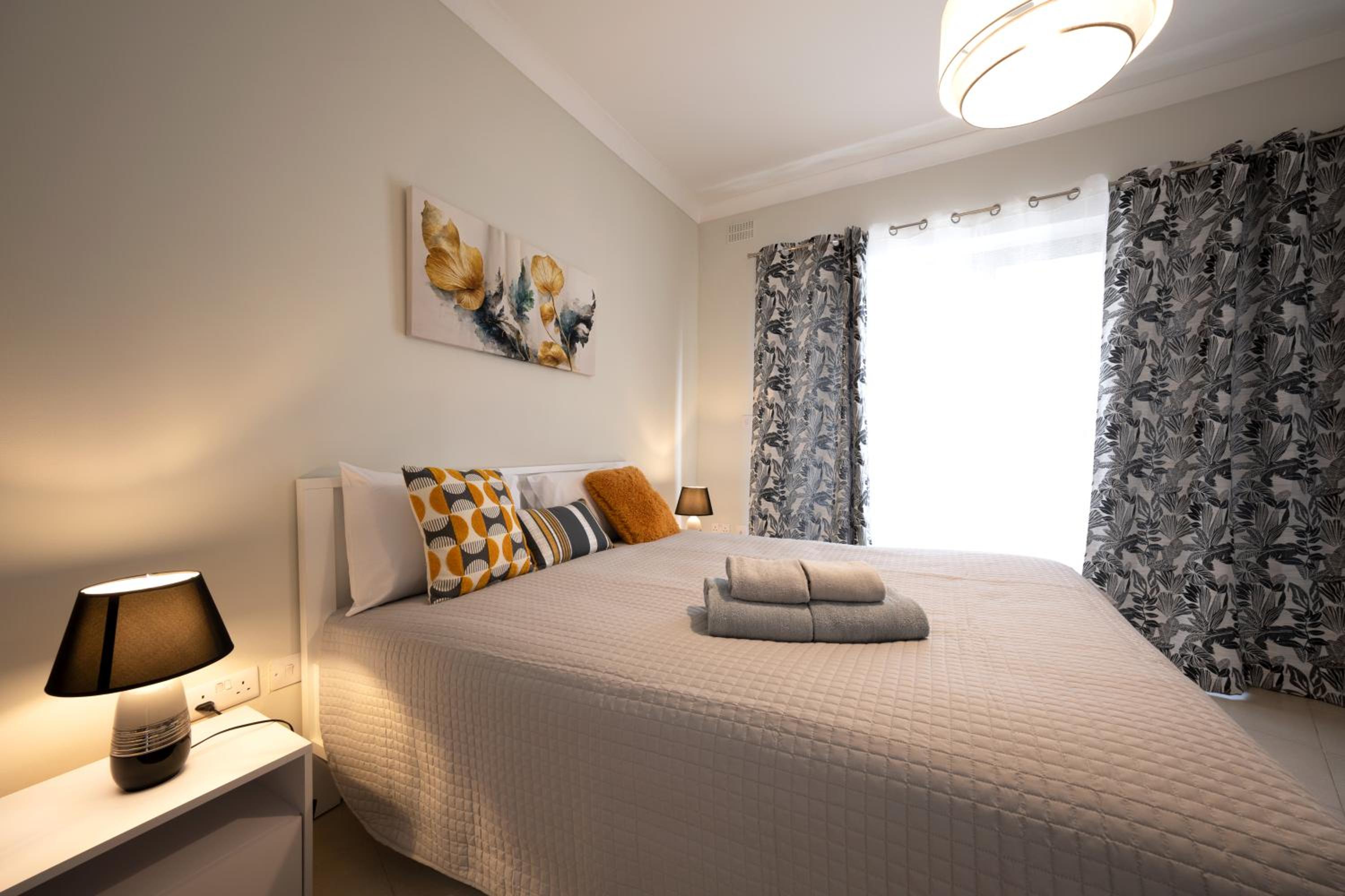 Seafront beautiful 3 bedroom with balcony KDOU1-1 view 3