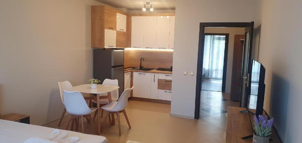 Central Beach Ravda Apartments