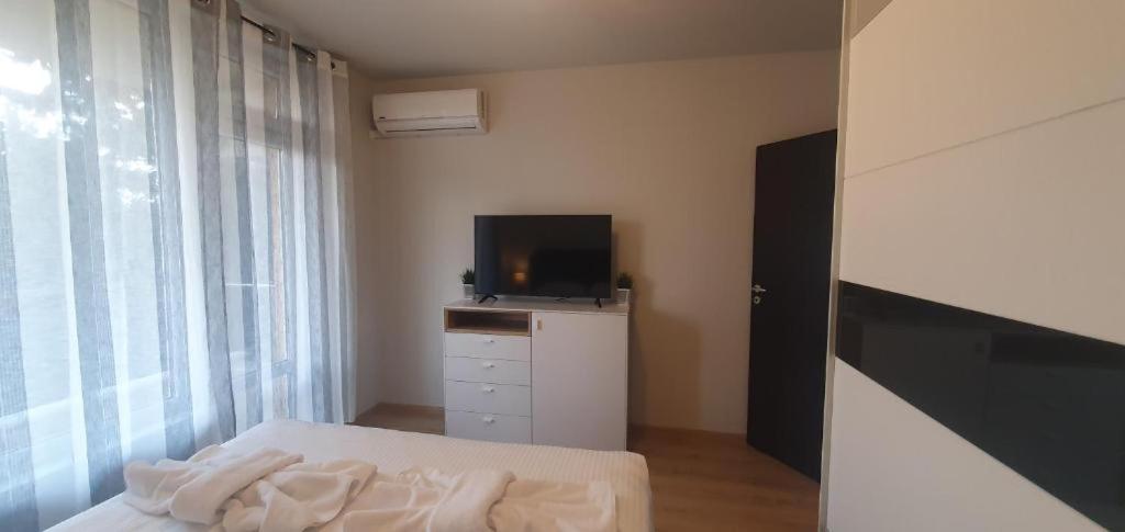 Central Beach Ravda Apartments