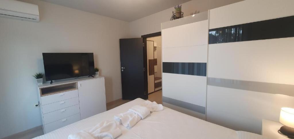 Central Beach Ravda Apartments
