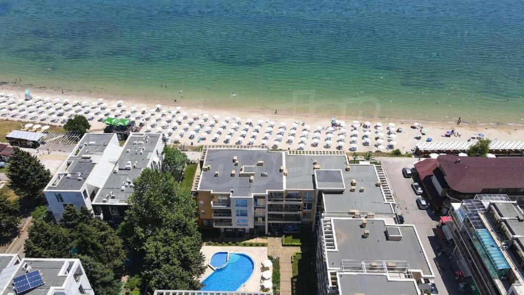 Central Beach Ravda Apartments