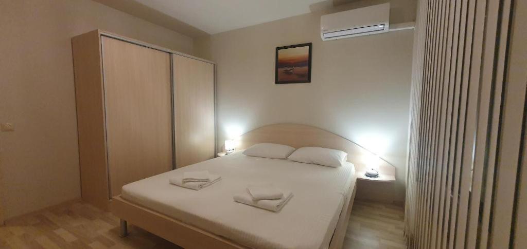 Central Beach Ravda Apartments