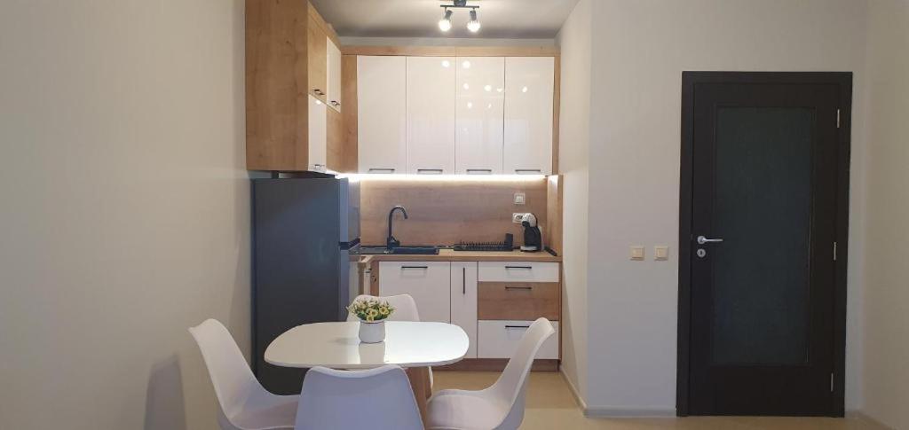Central Beach Ravda Apartments