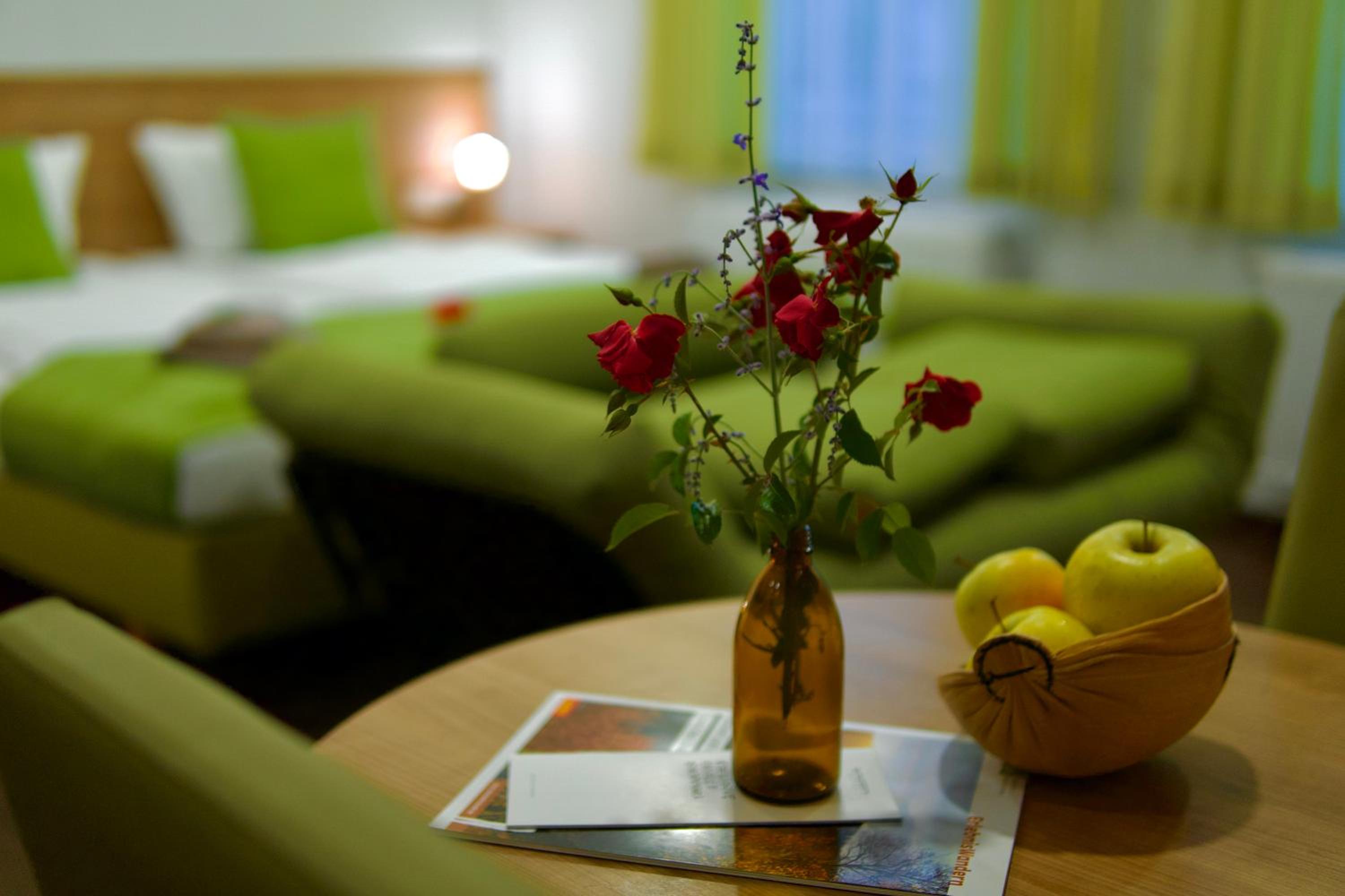 B&B Outlet Hotel - Metzingen - Bad Urach - Free Parking