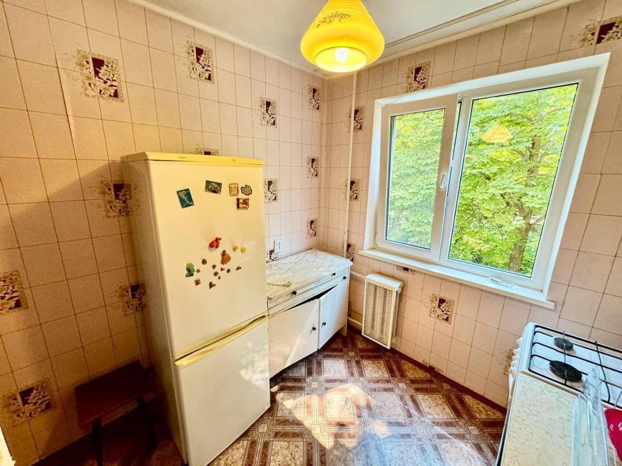One or Two bright bedrooms apartments with an in house restaurant view 5