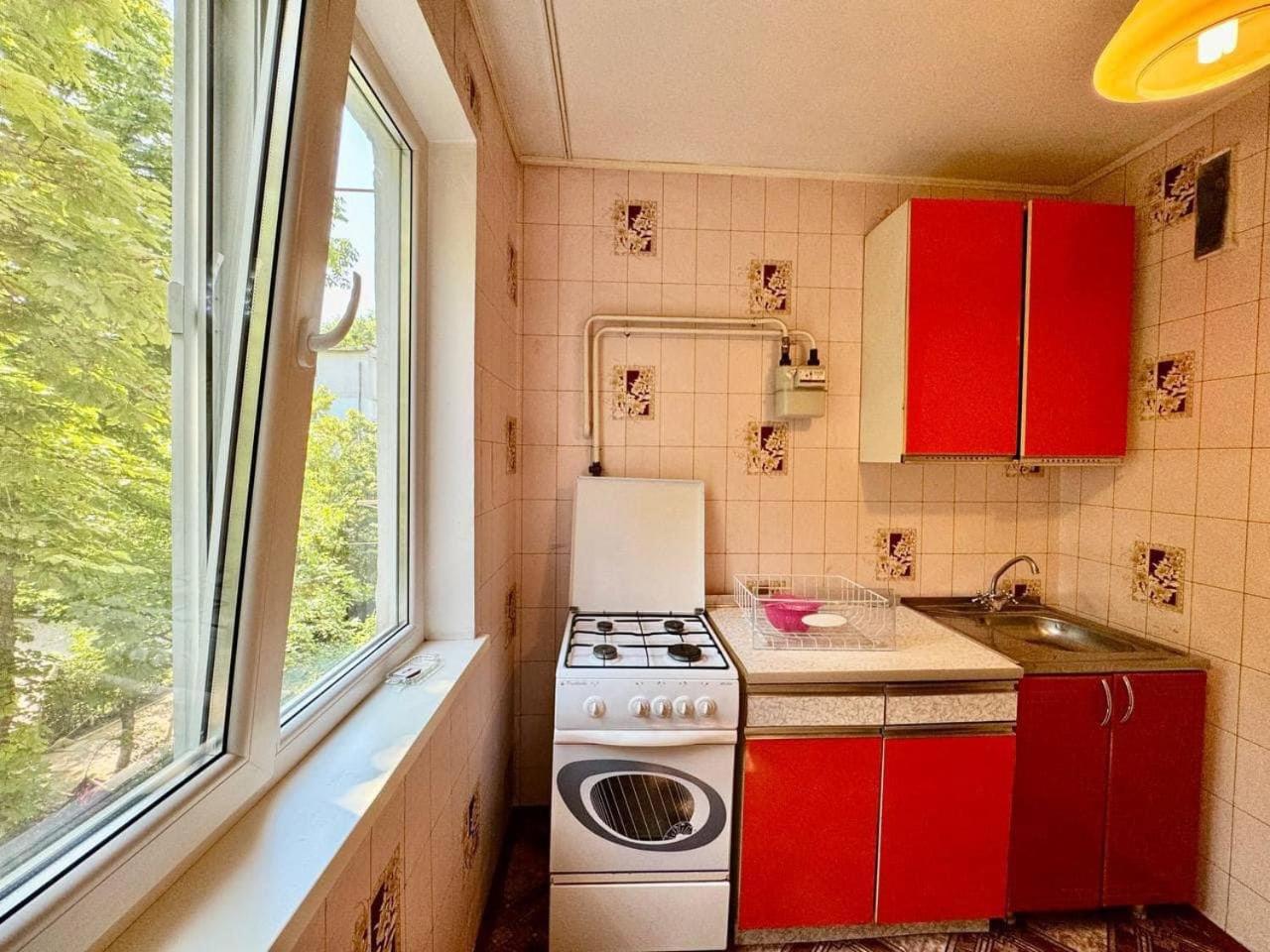 One or Two bright bedrooms apartments with an in house restaurant view 2