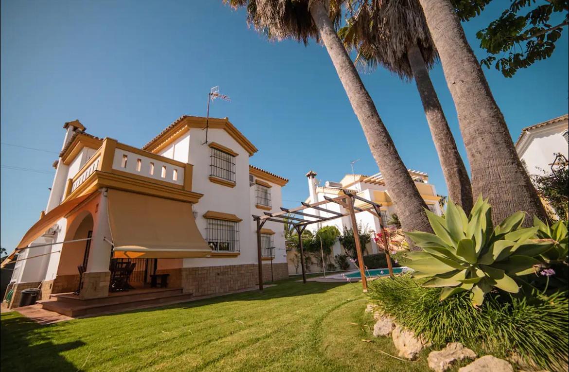 Magnífica Villa a 3 min de la playa de La Jara view 3