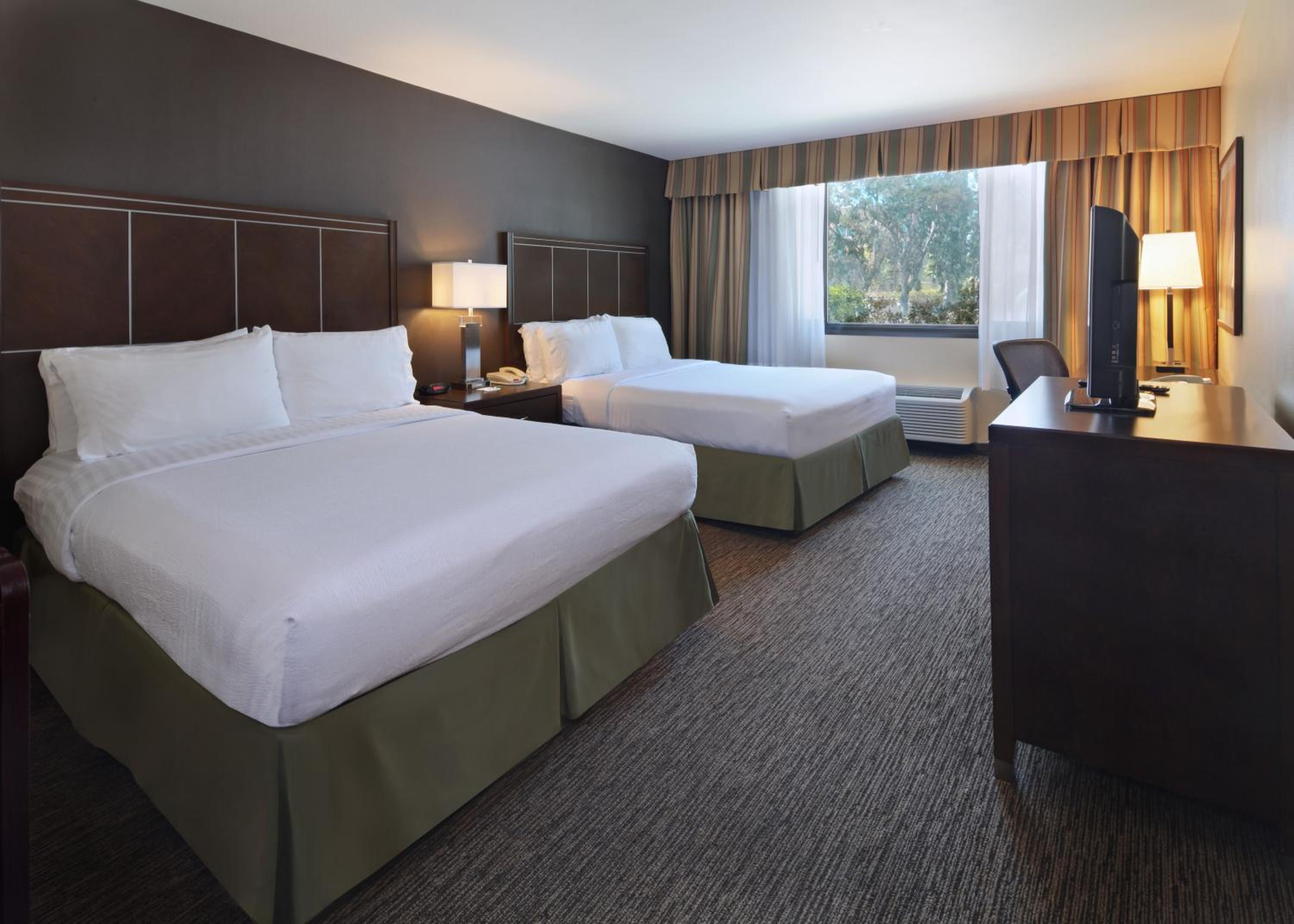 Holiday Inn Hotel & Suites Anaheim by IHG