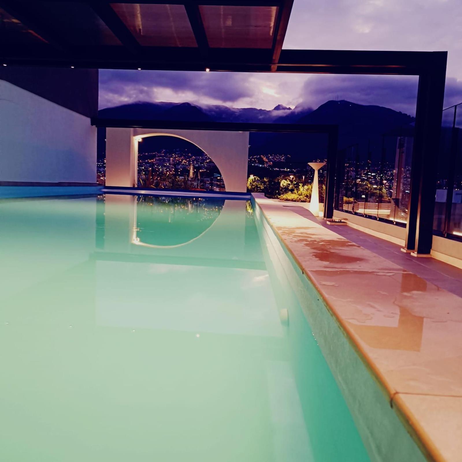 Suite de Lujo Piscina Hidromasaje