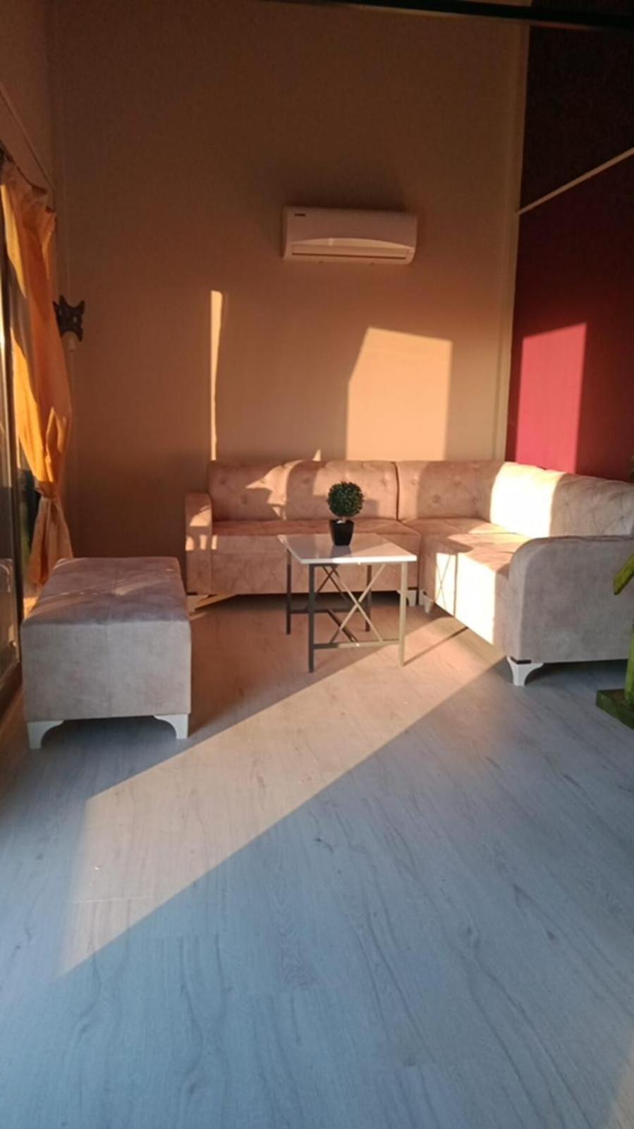 Orange Bungalow Evleri