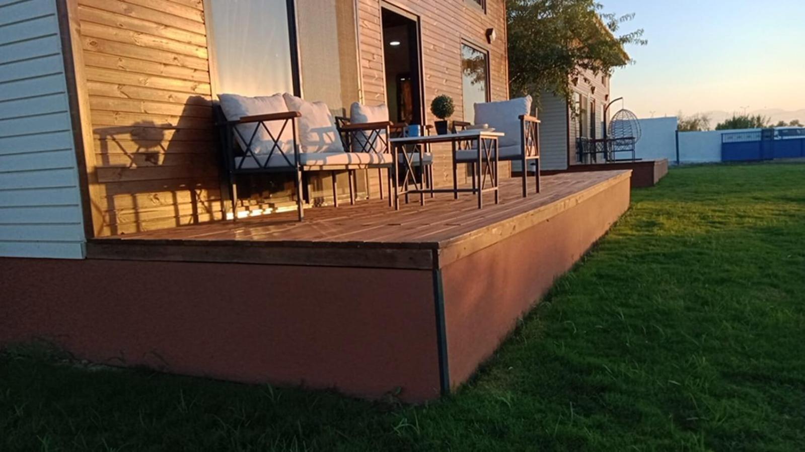 Orange Bungalow Evleri