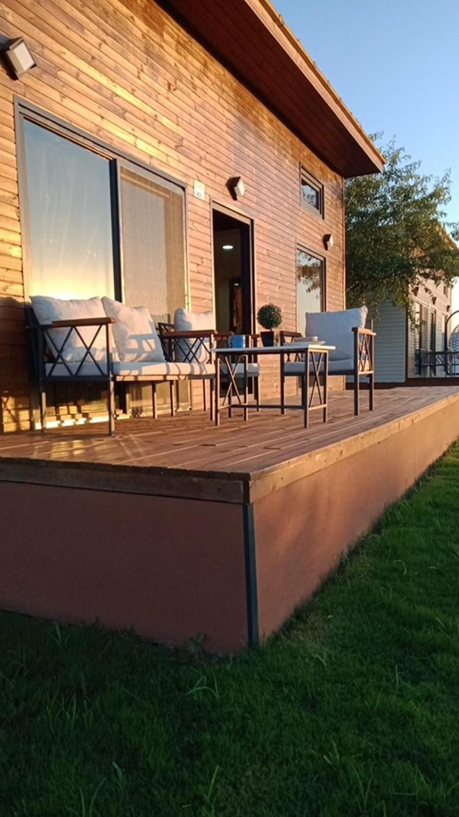 Orange Bungalow Evleri