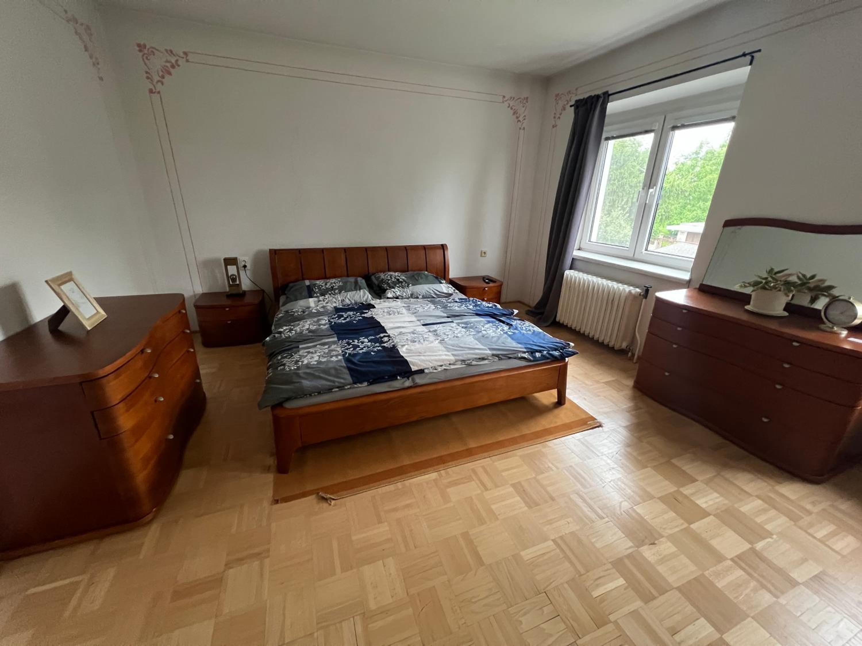 -Self-Check- 4-Room Extra large house