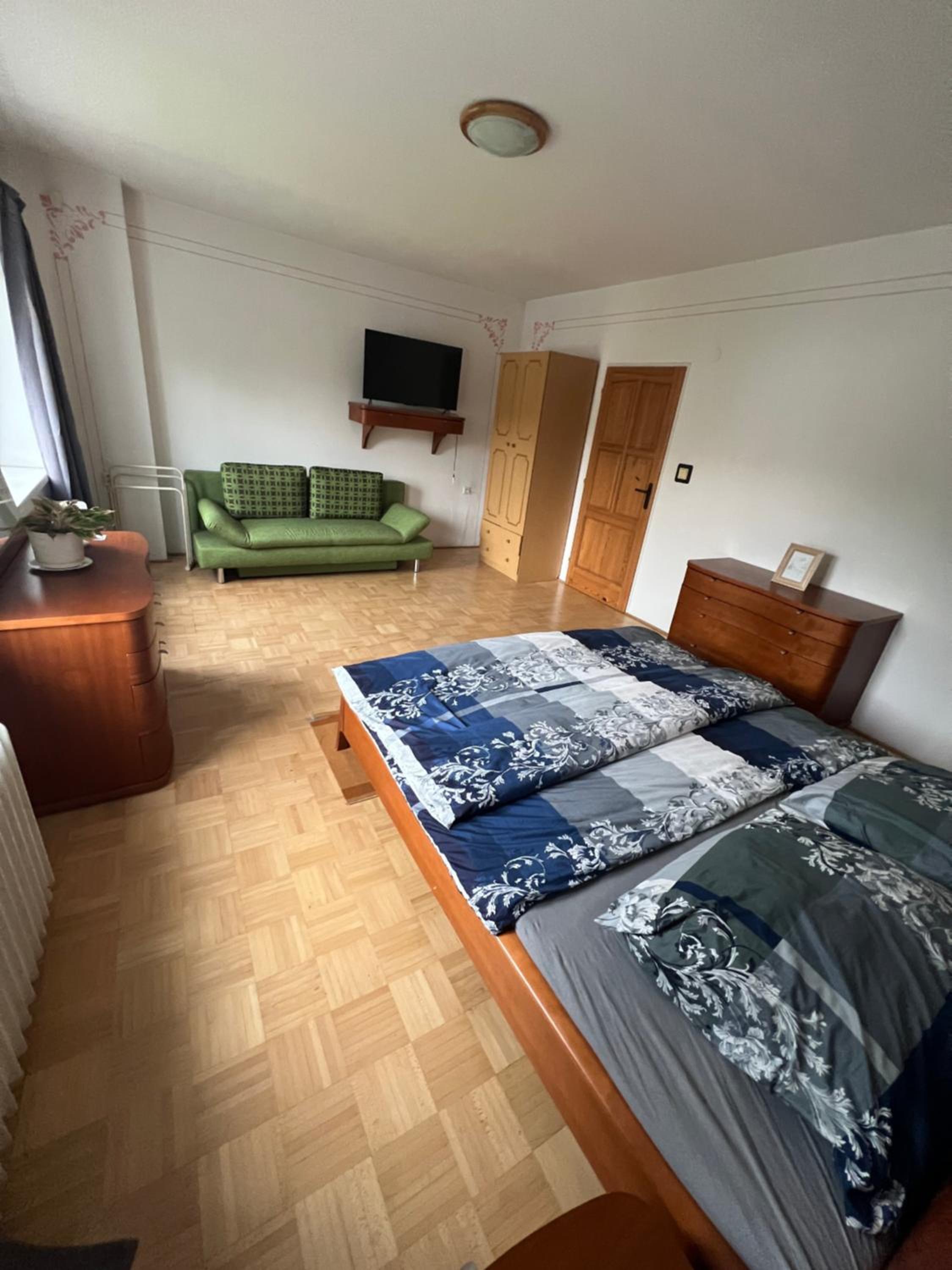 -Self-Check- 4-Room Extra large house