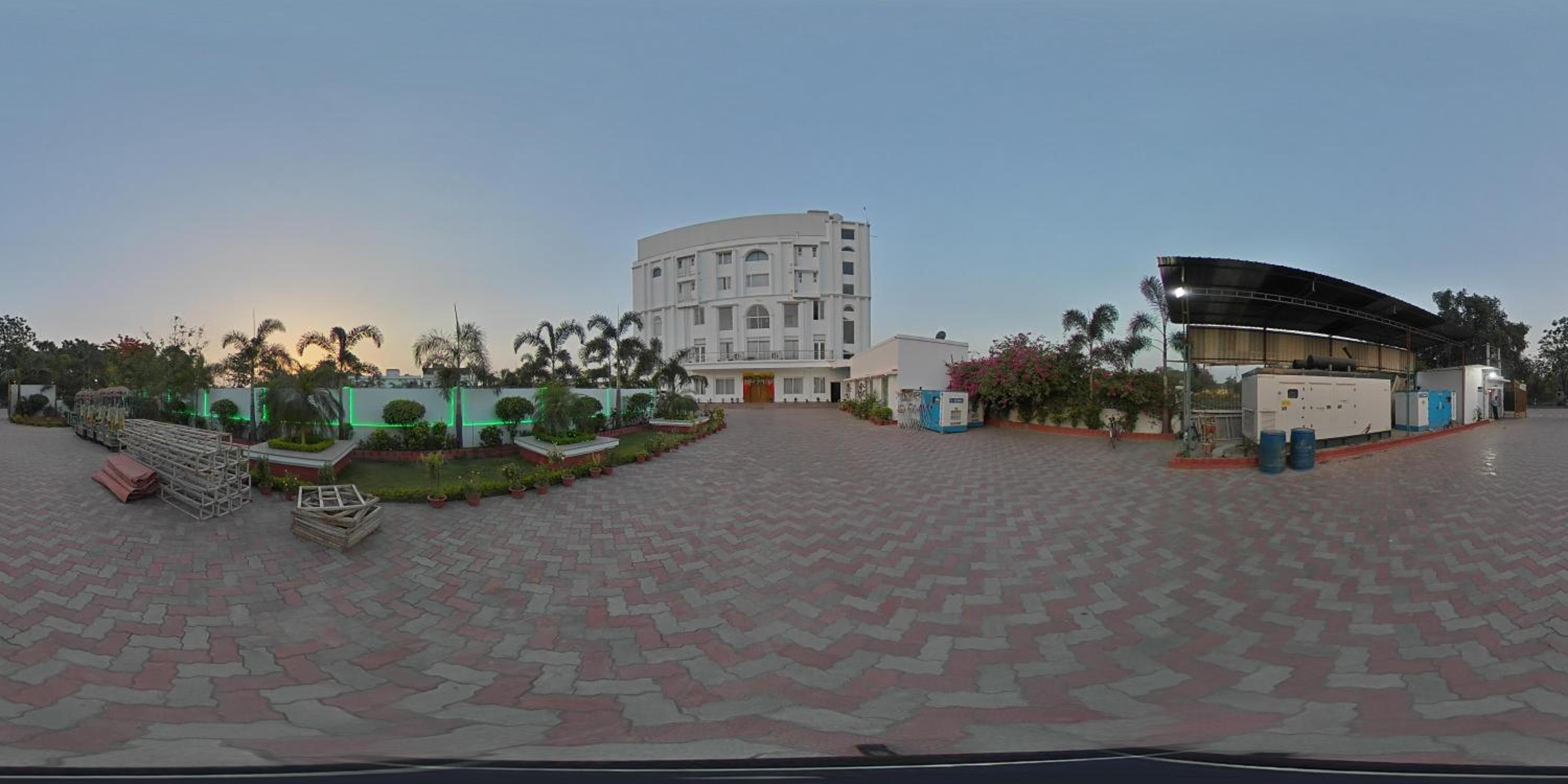 Tathastu Hotels & Banquet Hall view 4