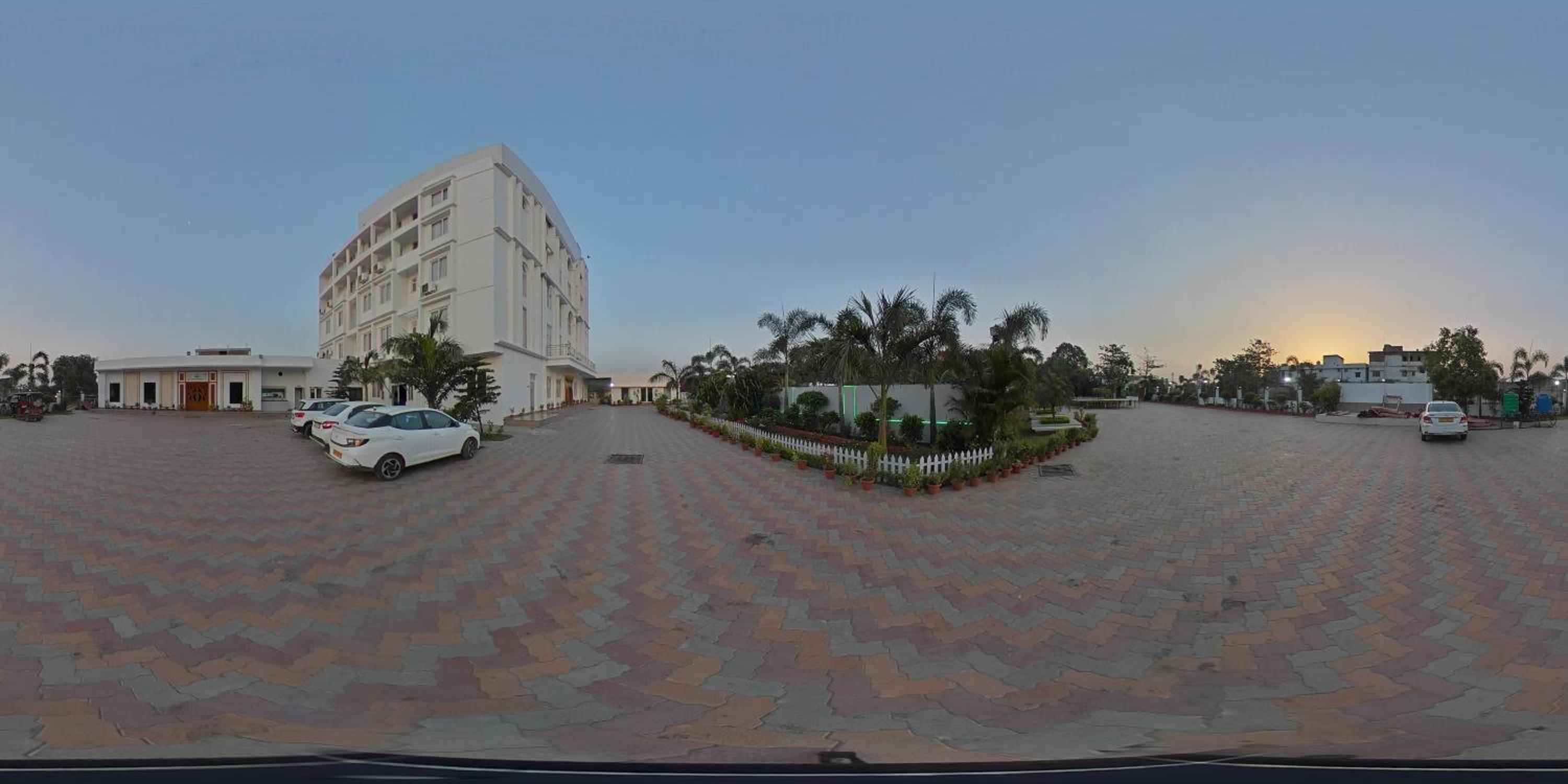 Tathastu Hotels & Banquet Hall view 3