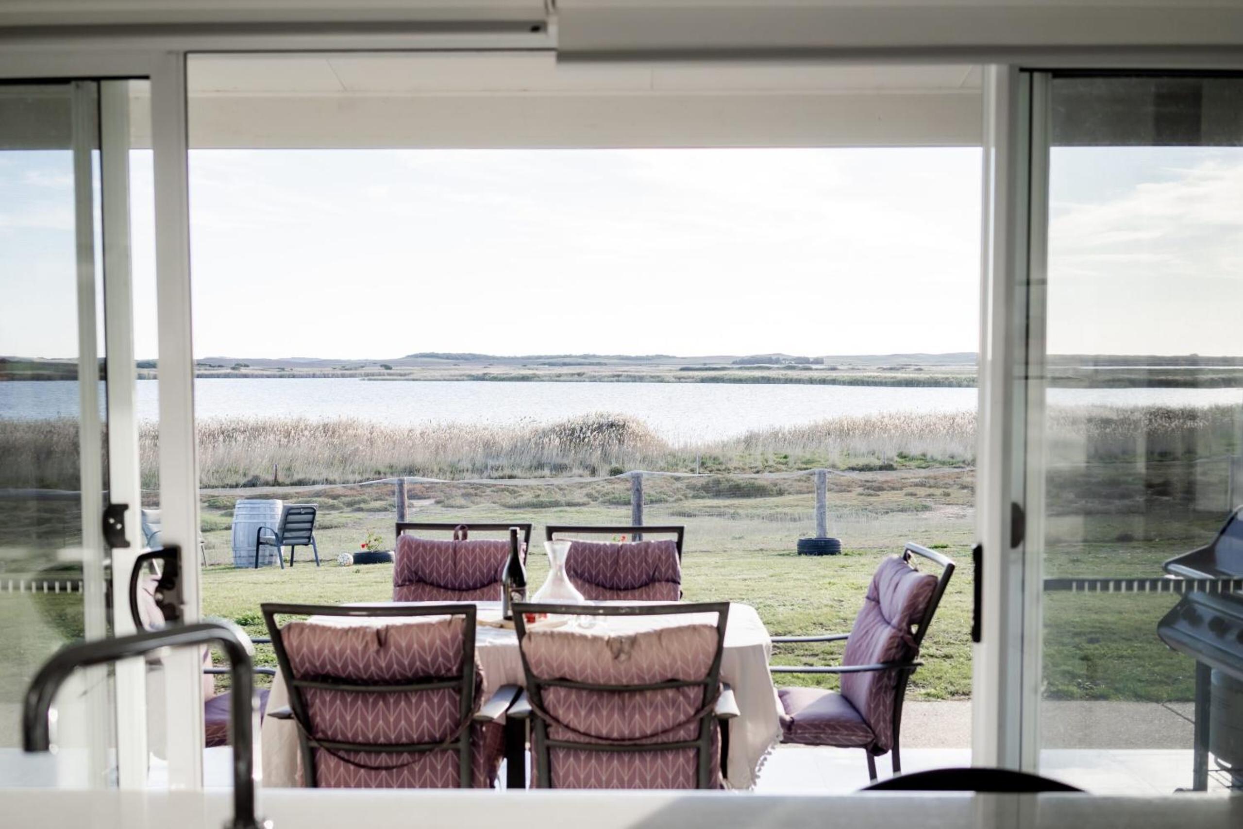 Unwind Private Island Getaway - Lakefront