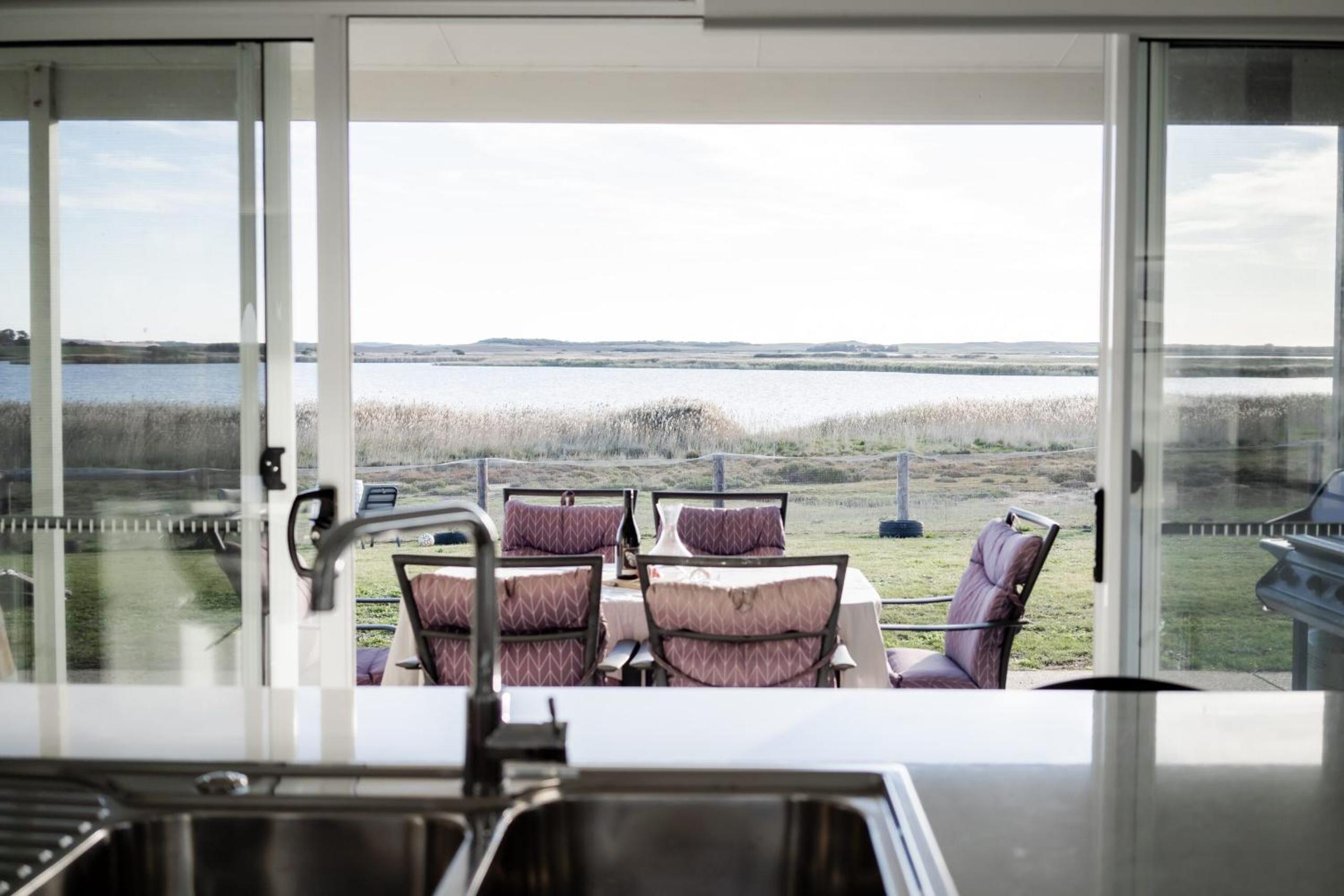 Unwind Private Island Getaway - Lakefront