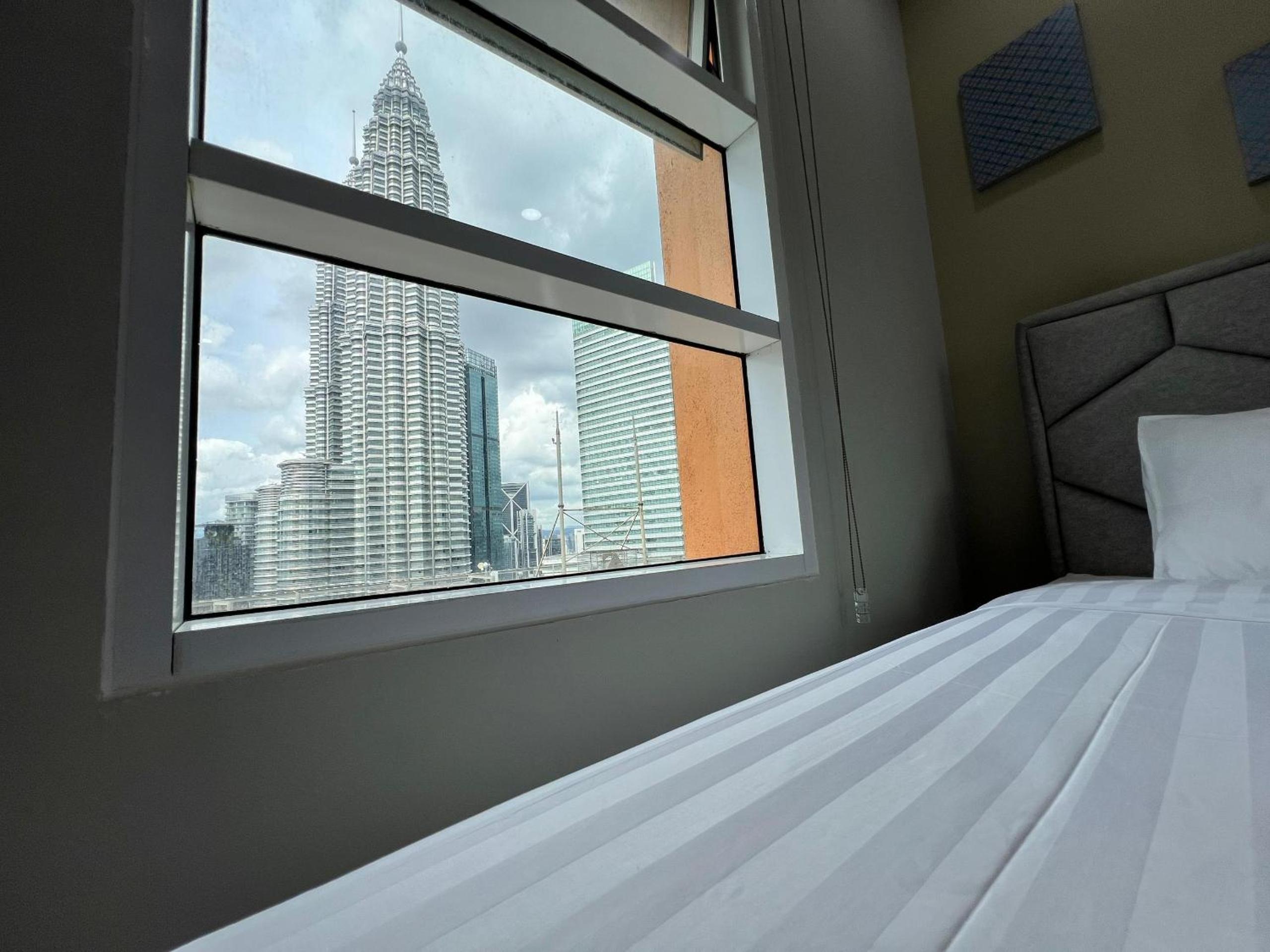 Sky Suites at KLCC by Mitstay