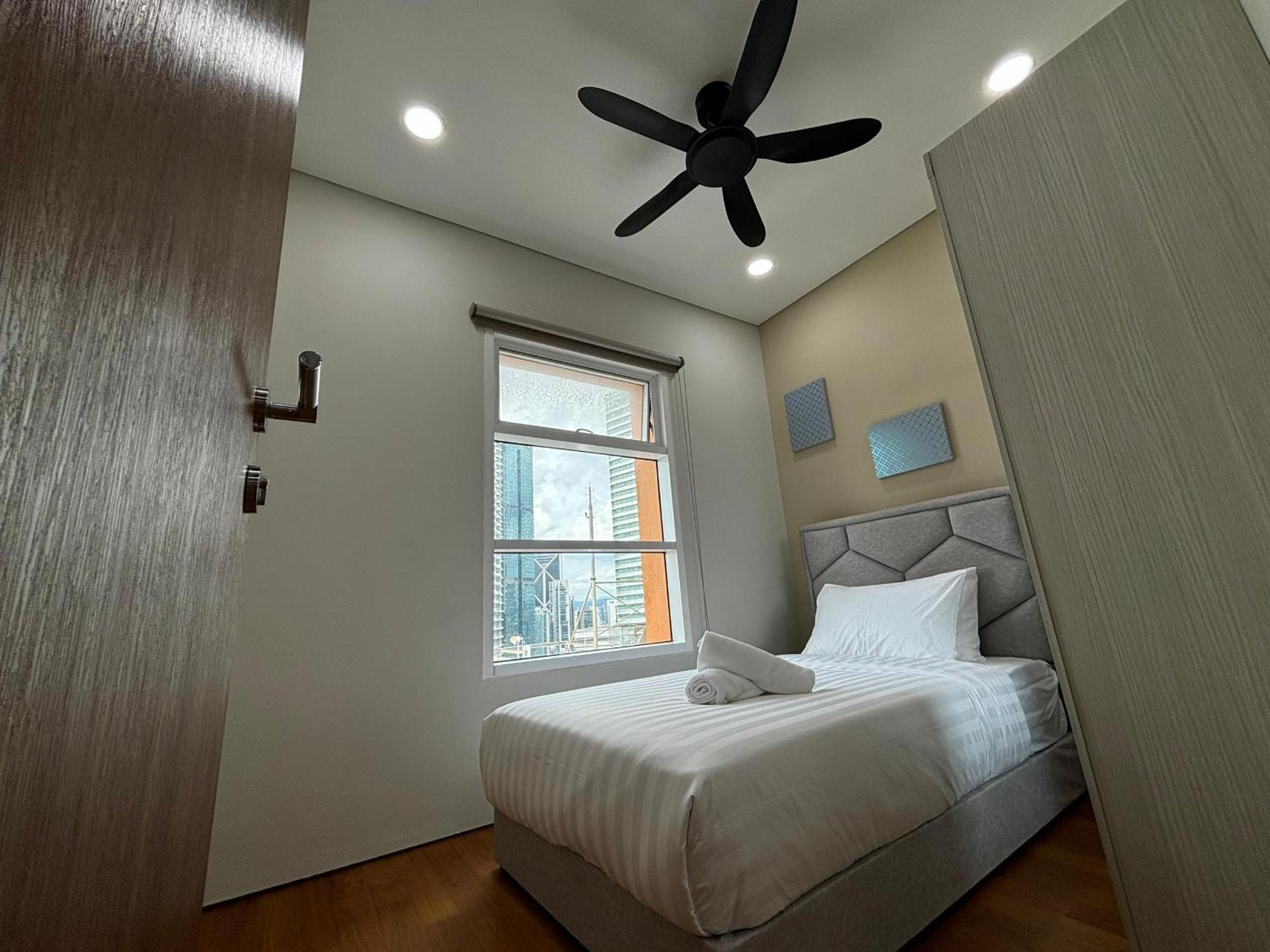 Sky Suites at KLCC by Mitstay