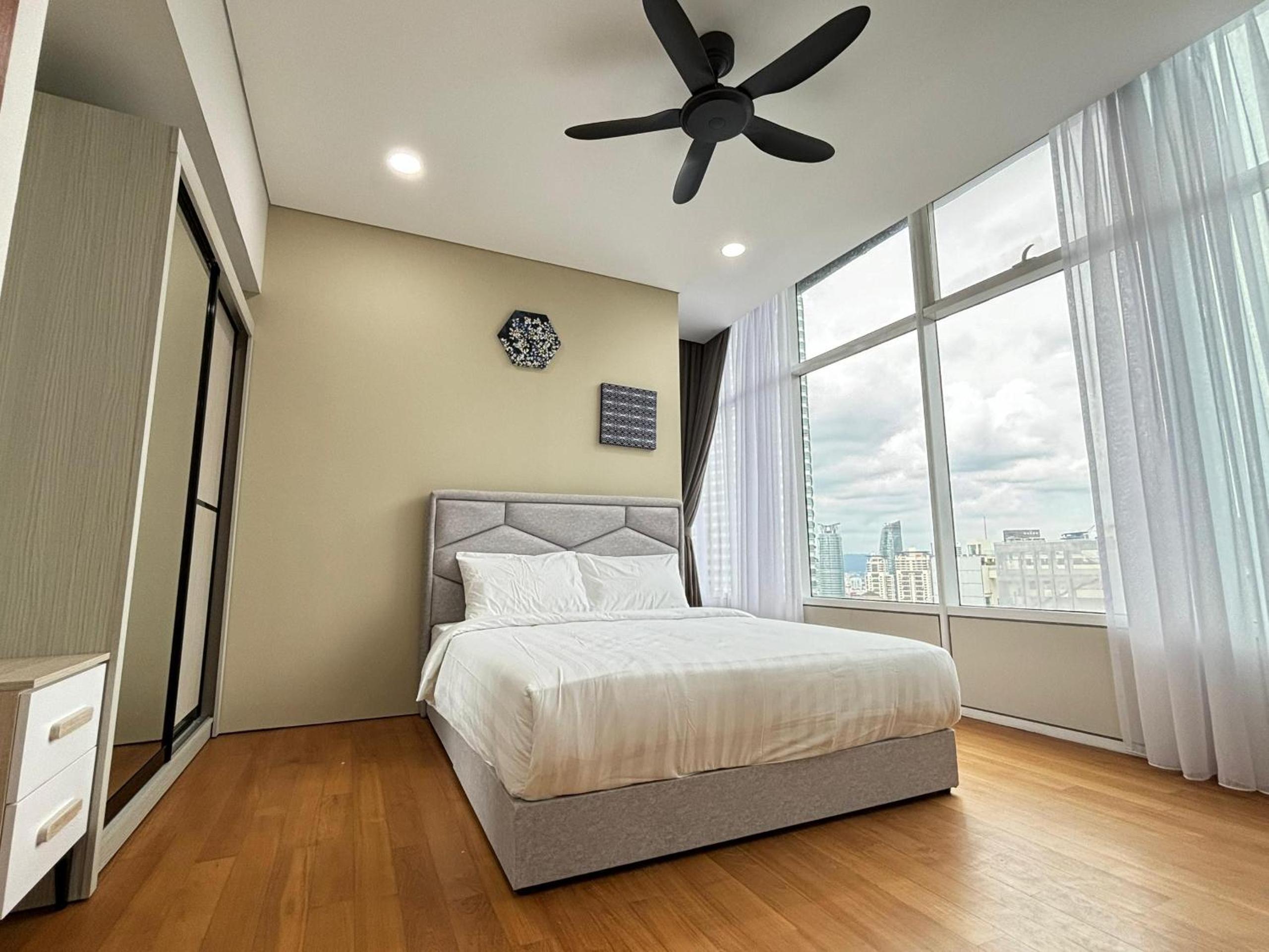Sky Suites at KLCC by Mitstay