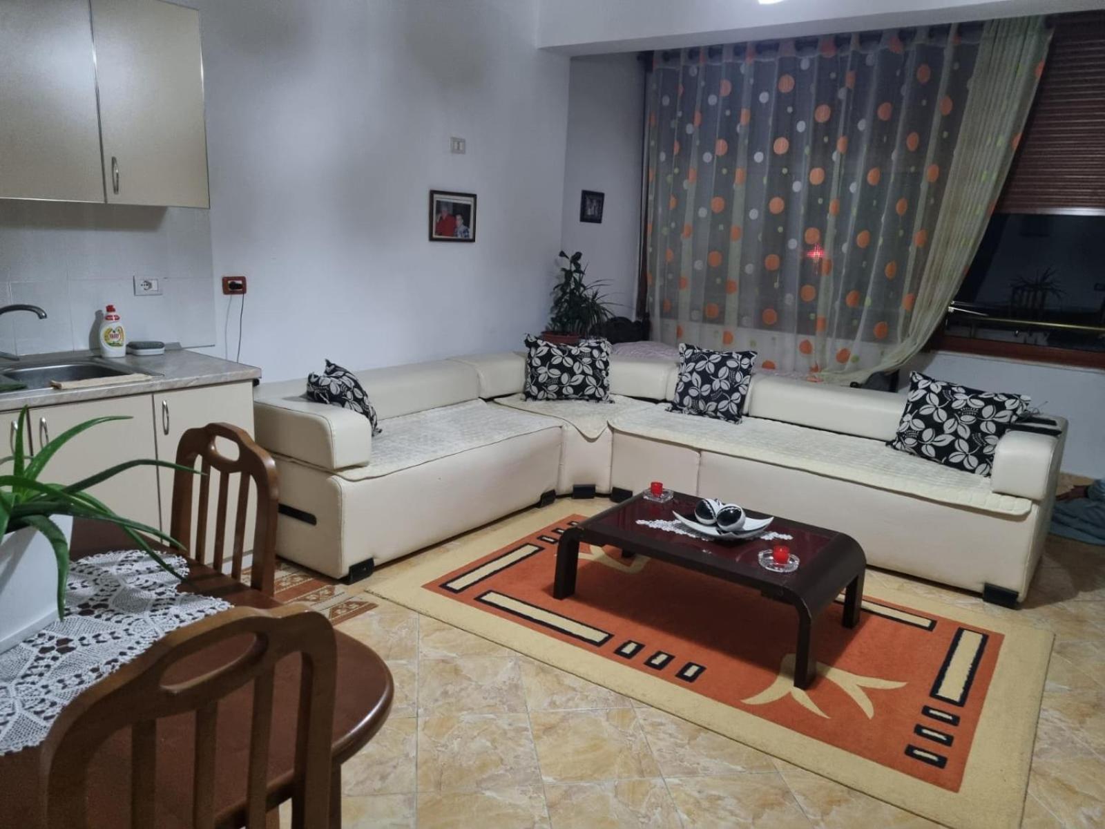 Apartament me qera ditore Shëngjin