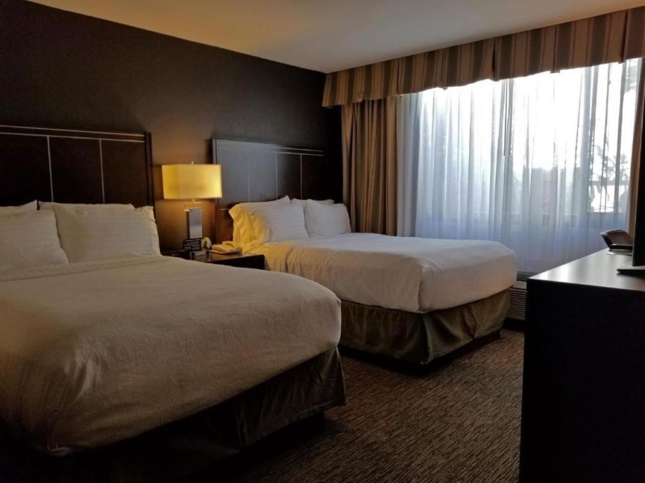 Holiday Inn Hotel & Suites Anaheim by IHG