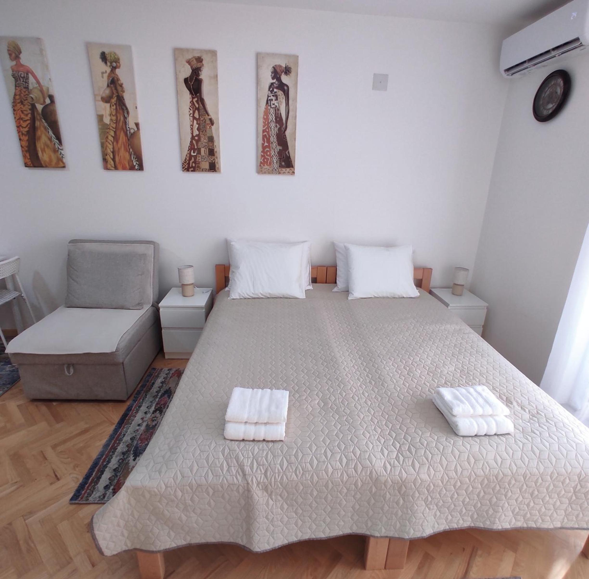 Studio apartman Ljiljana view 2