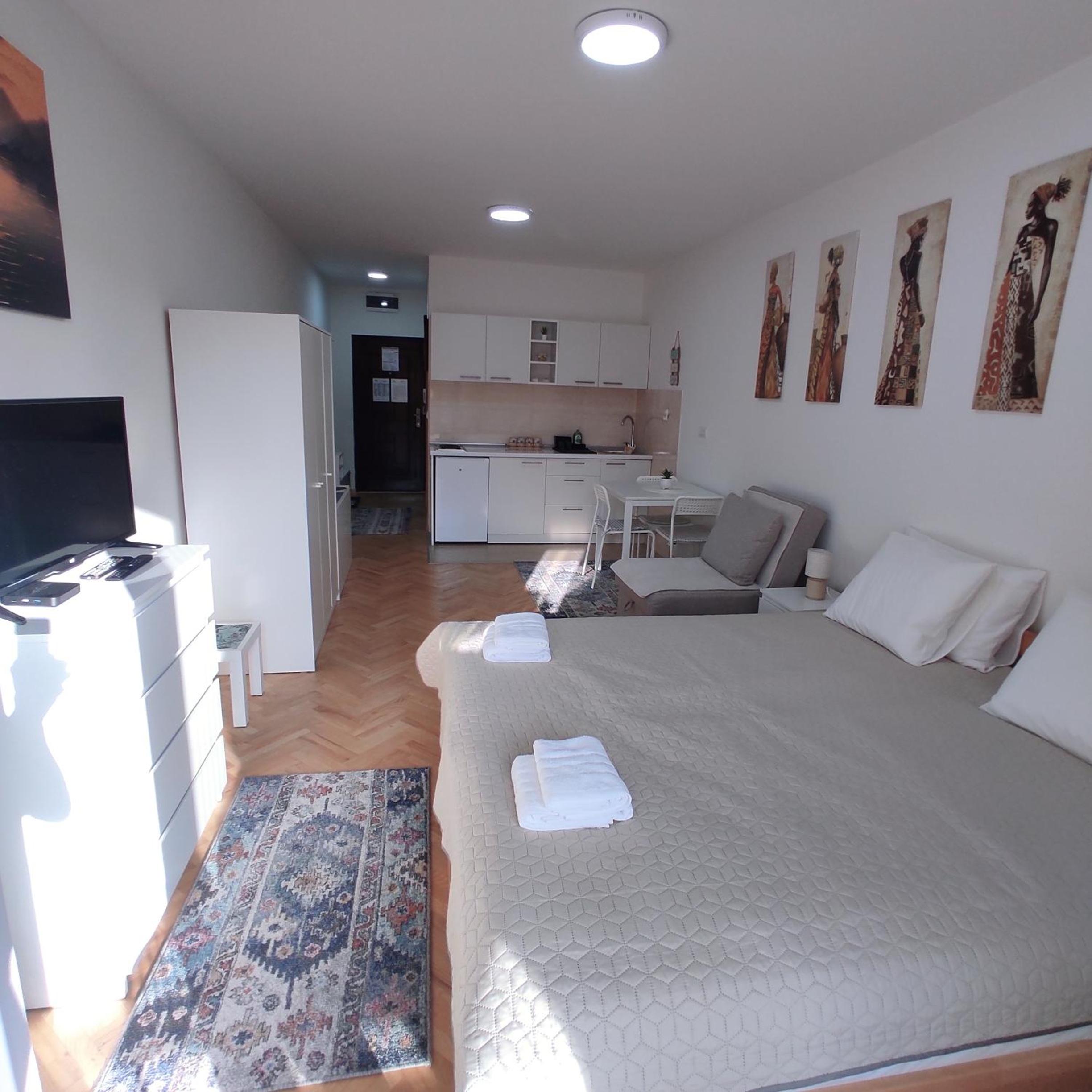 Studio apartman Ljiljana view 4