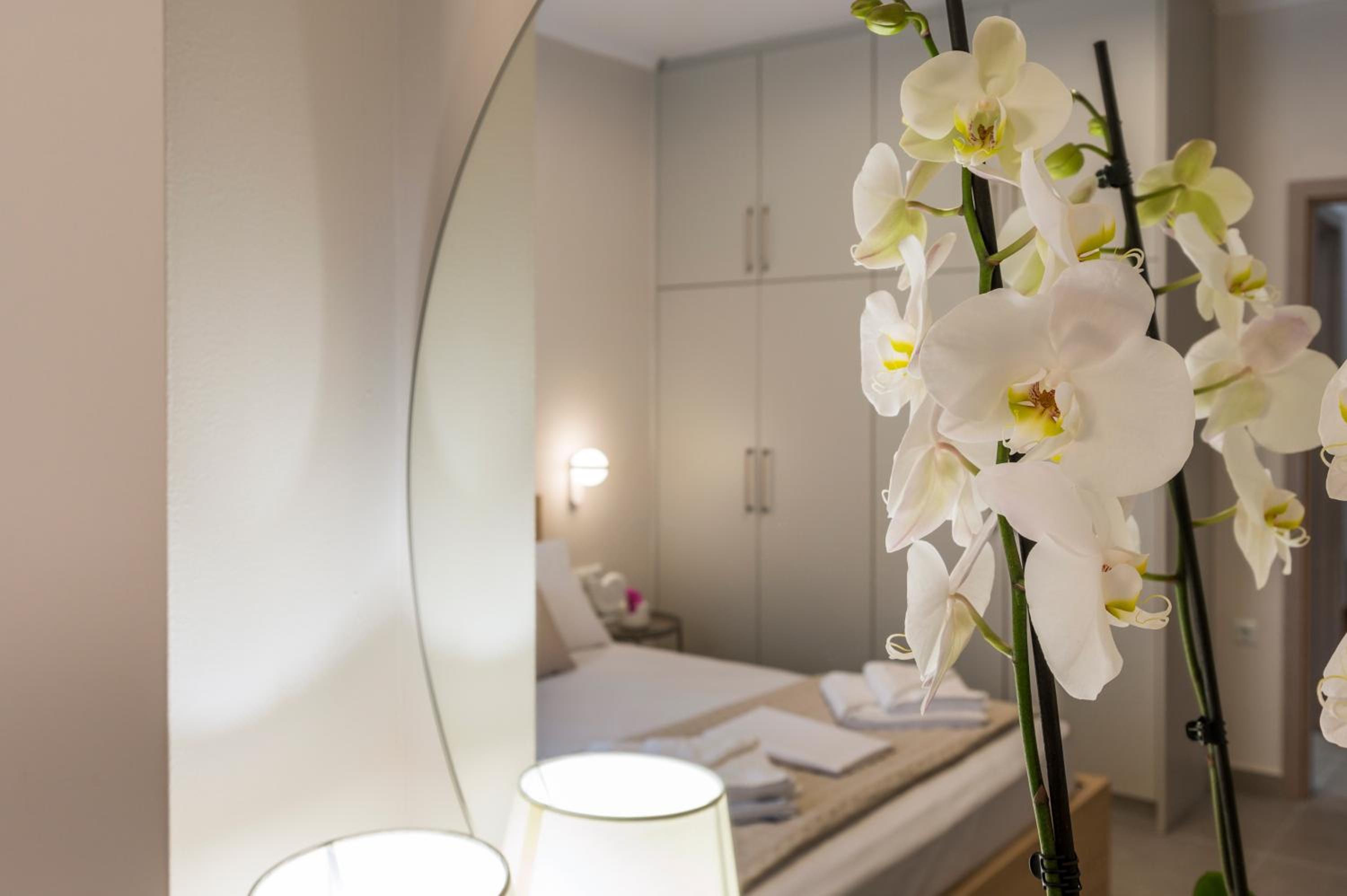 Eranthis Apartment