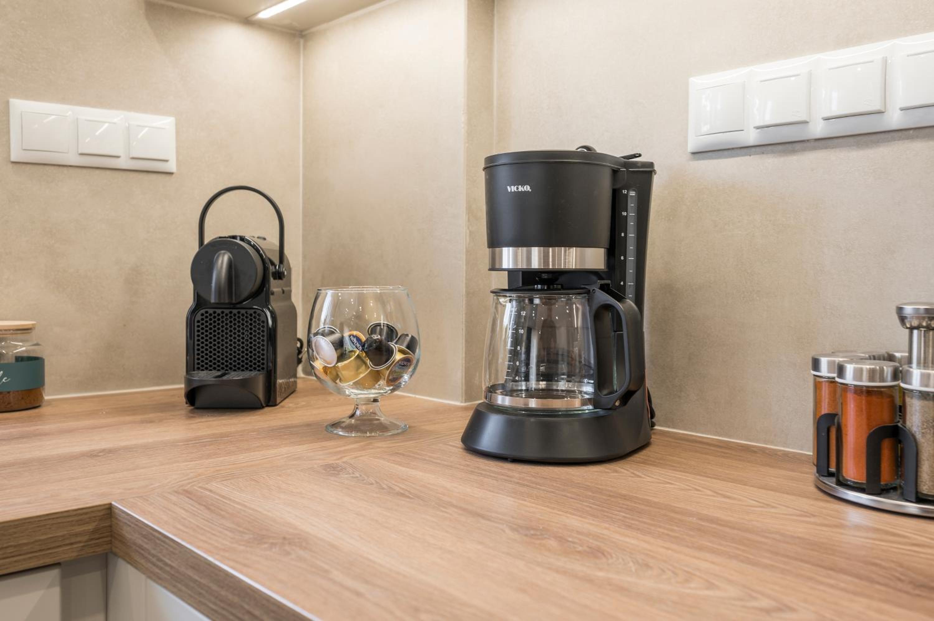 Eranthis Apartment