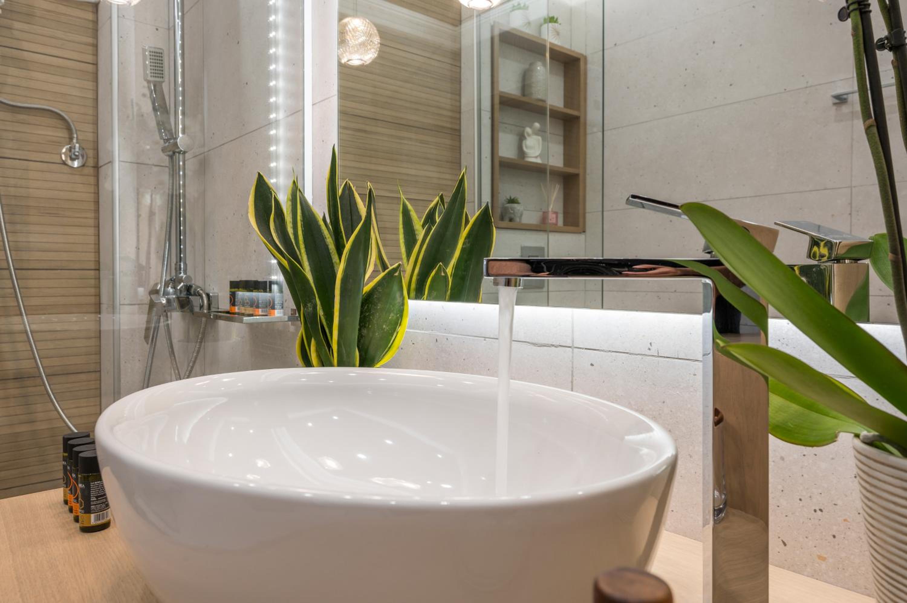 Eranthis Apartment