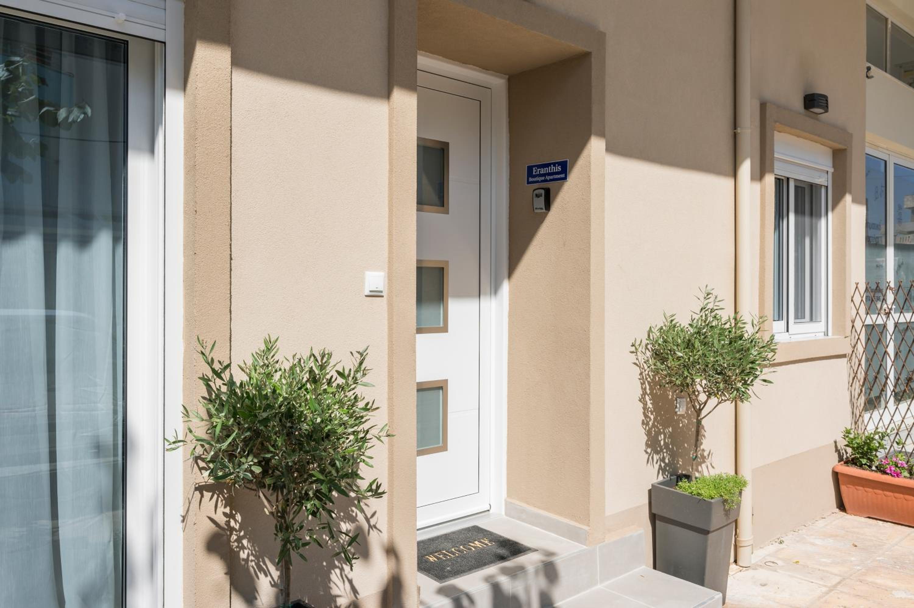 Eranthis Apartment