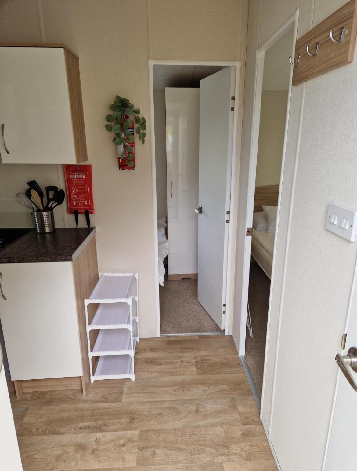 Stunning Pet Friendly 2 bed StaticCaravan in Clarach Bay 2017 model view 4
