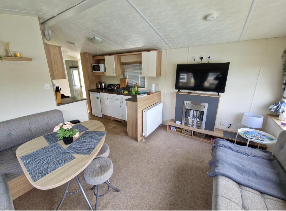 Stunning Pet Friendly 2 bed StaticCaravan in Clarach Bay 2017 model view 2