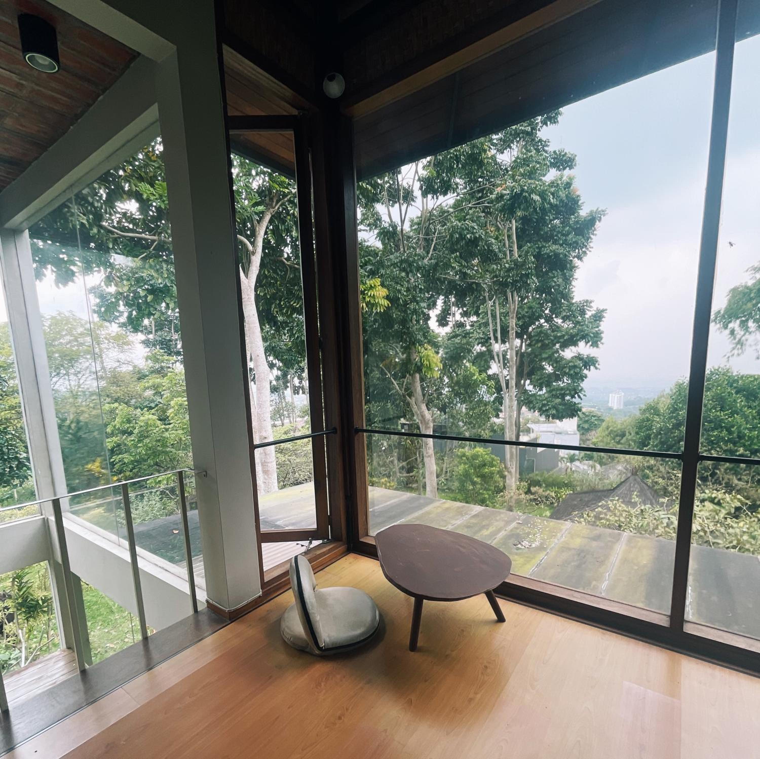 Wira garden vila city view & big garden for bbq and relax in Bandung strategic area view 5