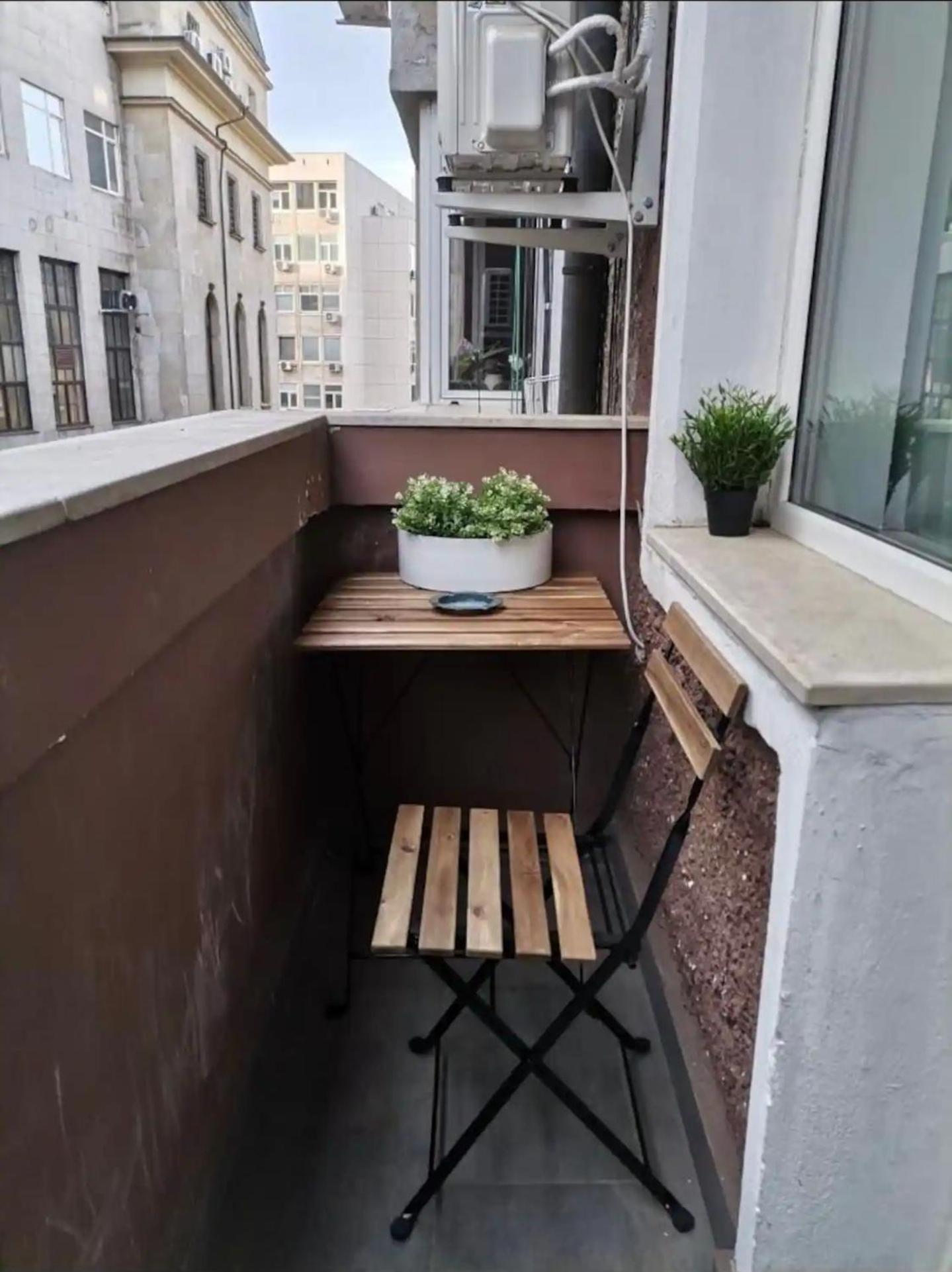 Stay and Play - Foosball and Comfort