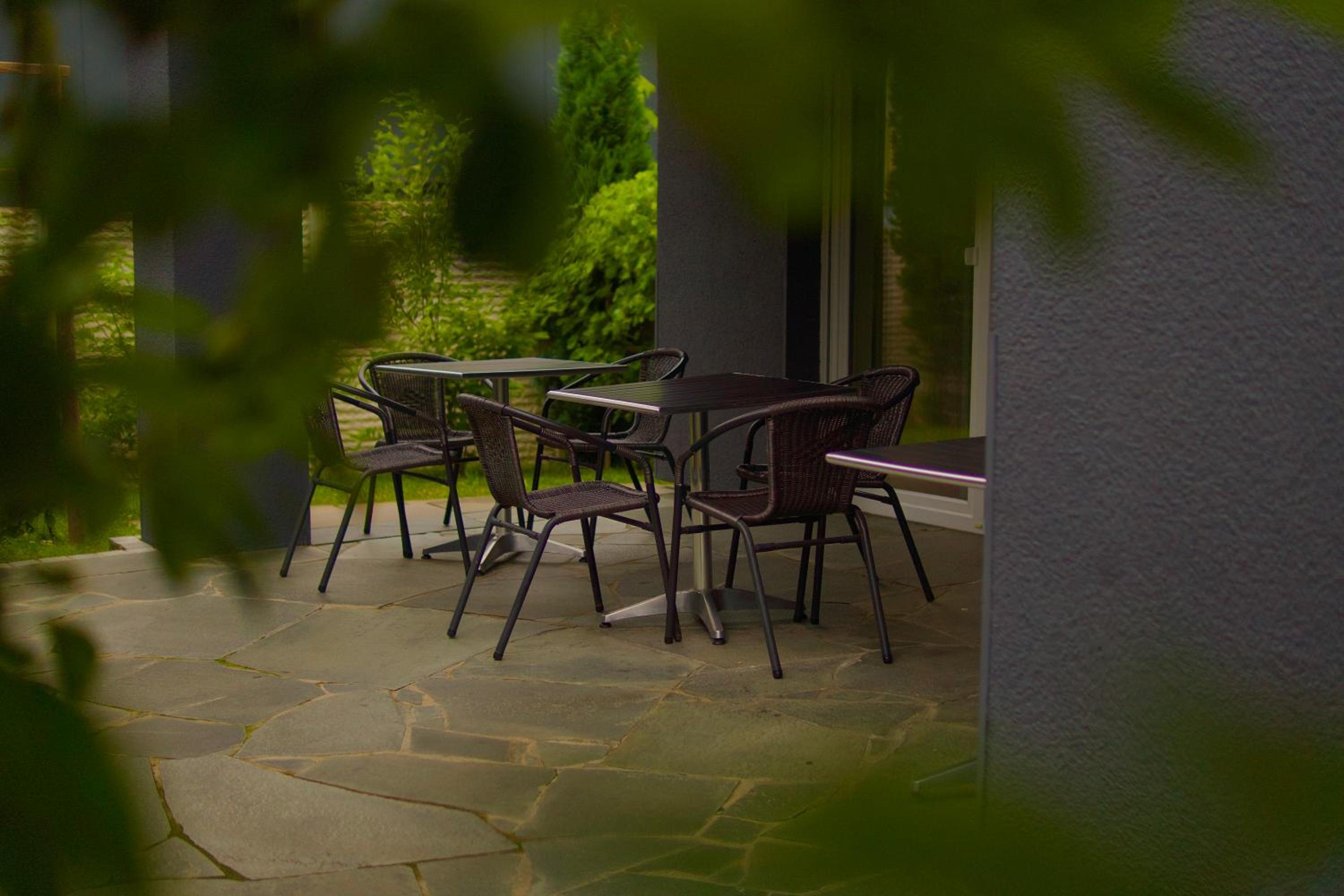 B&B Outlet Hotel - Metzingen - Bad Urach - Free Parking