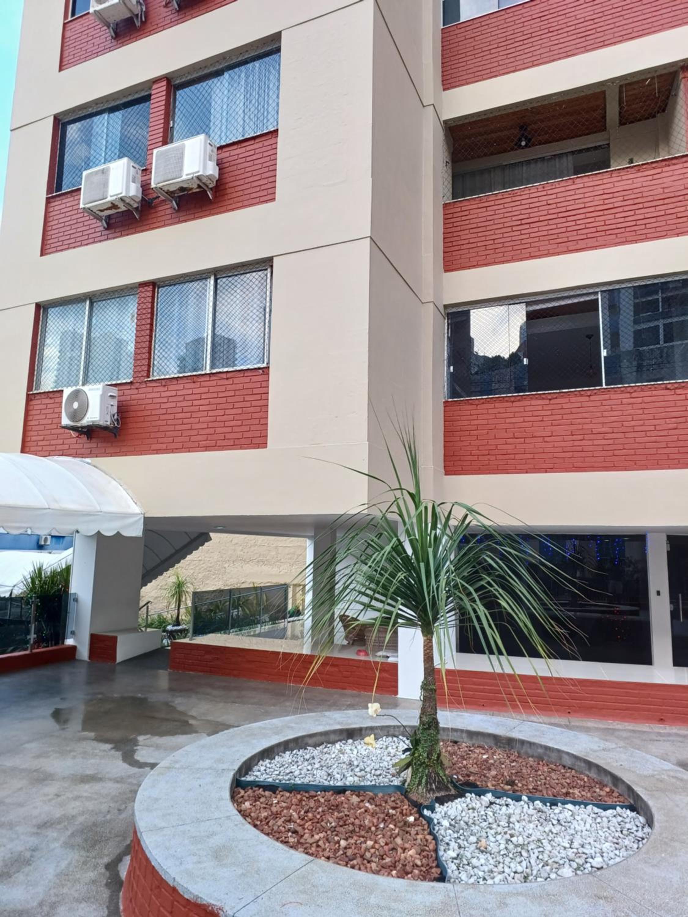 Apartamento na Barra à 5 minutos da Praia