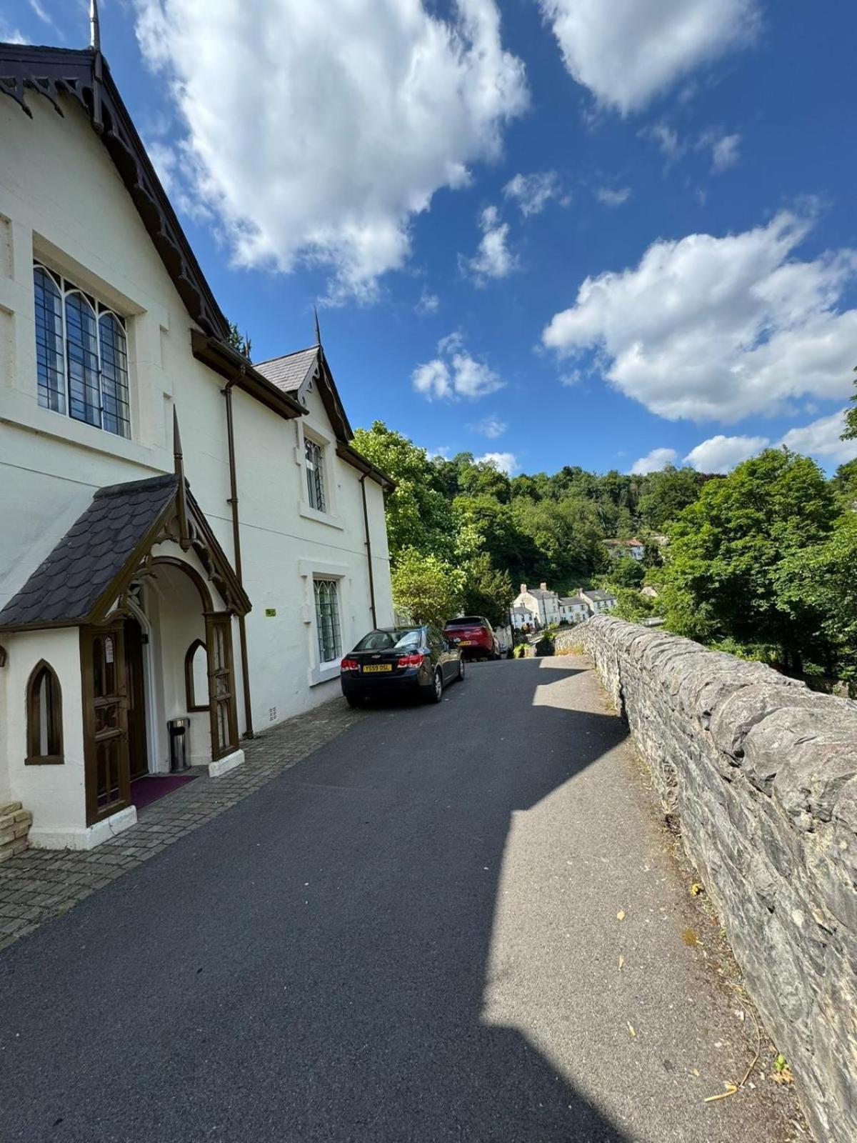 High Tor Hotel