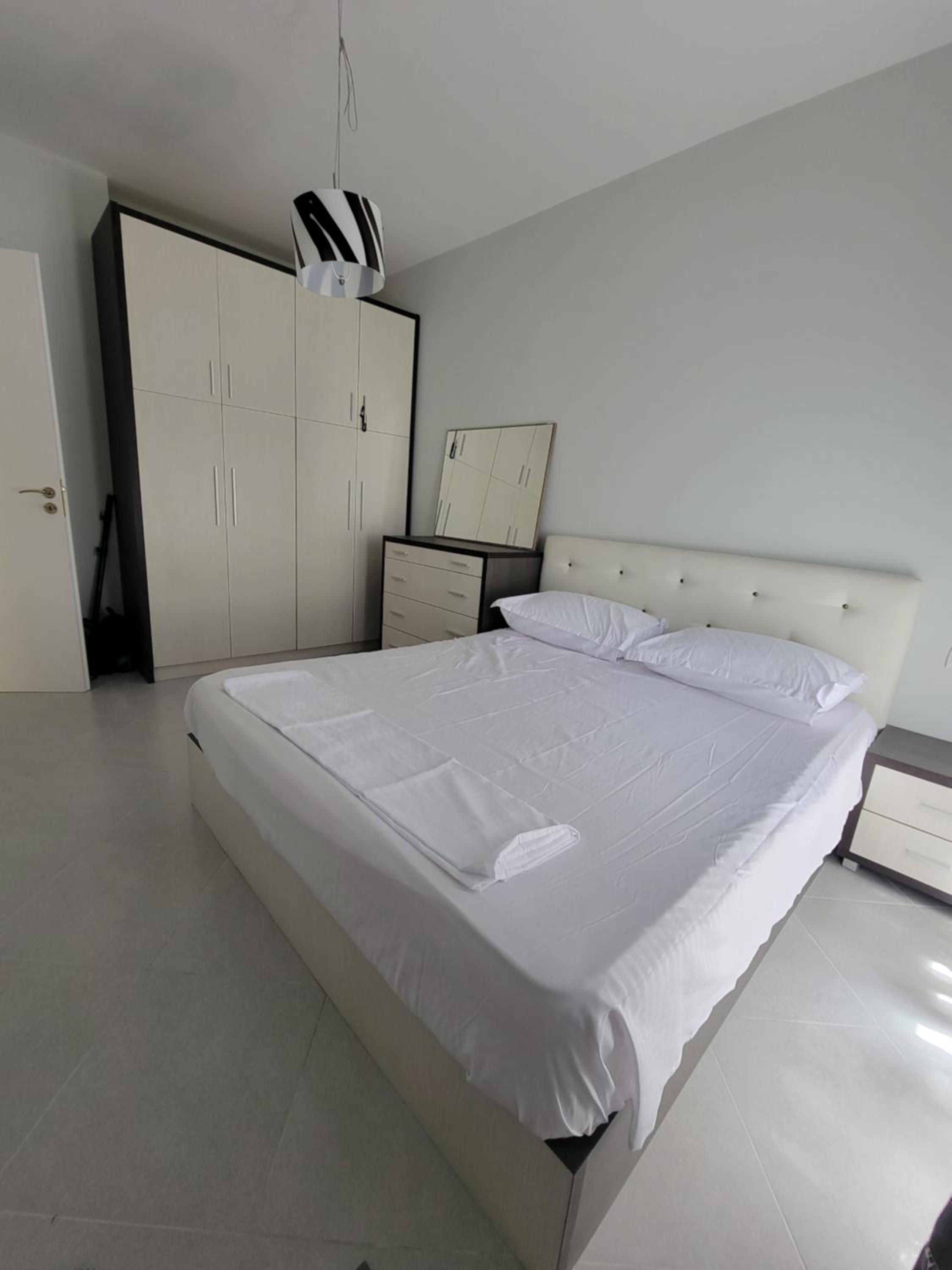 Henri's Apartments Vlore