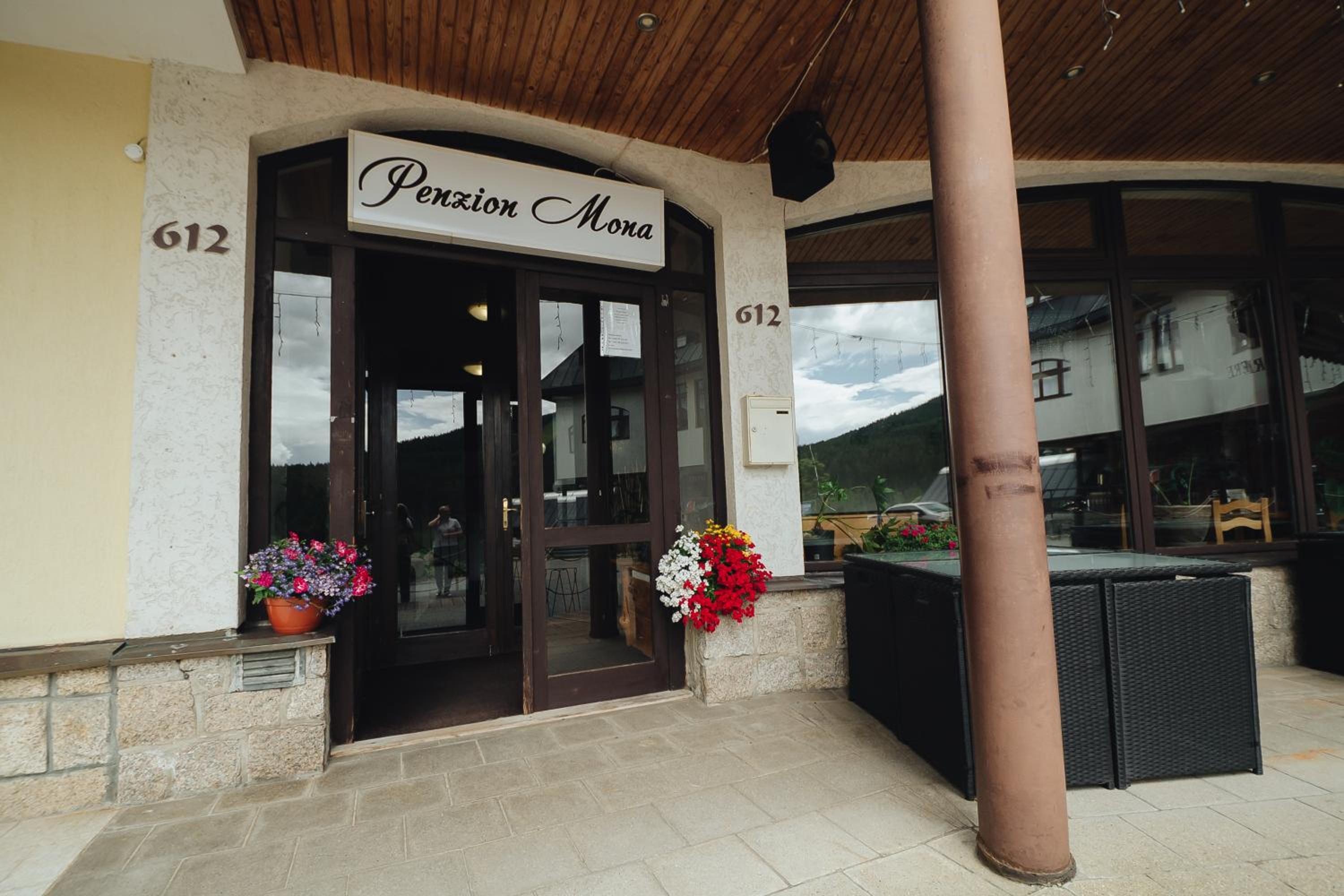 Pension Mona