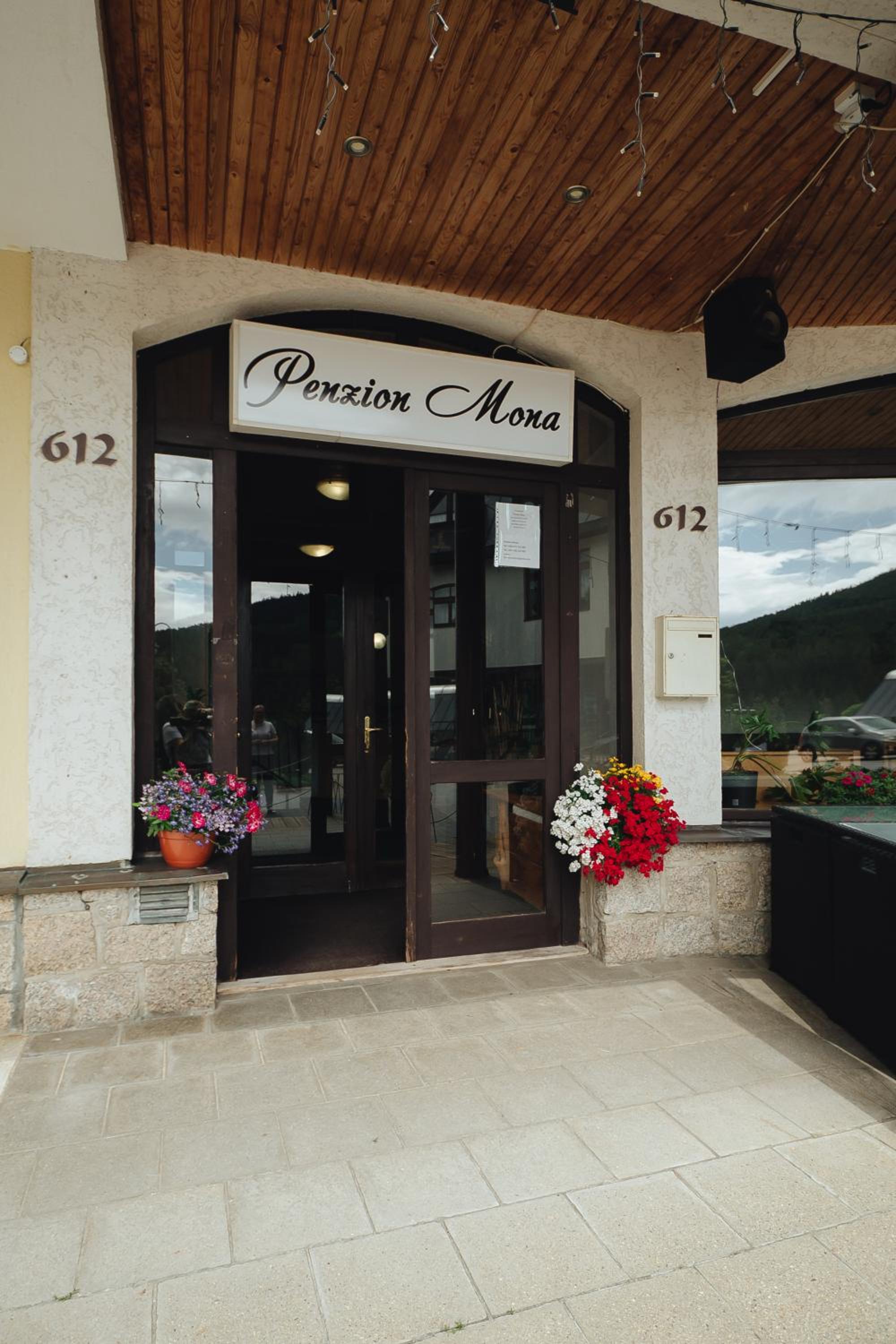 Pension Mona