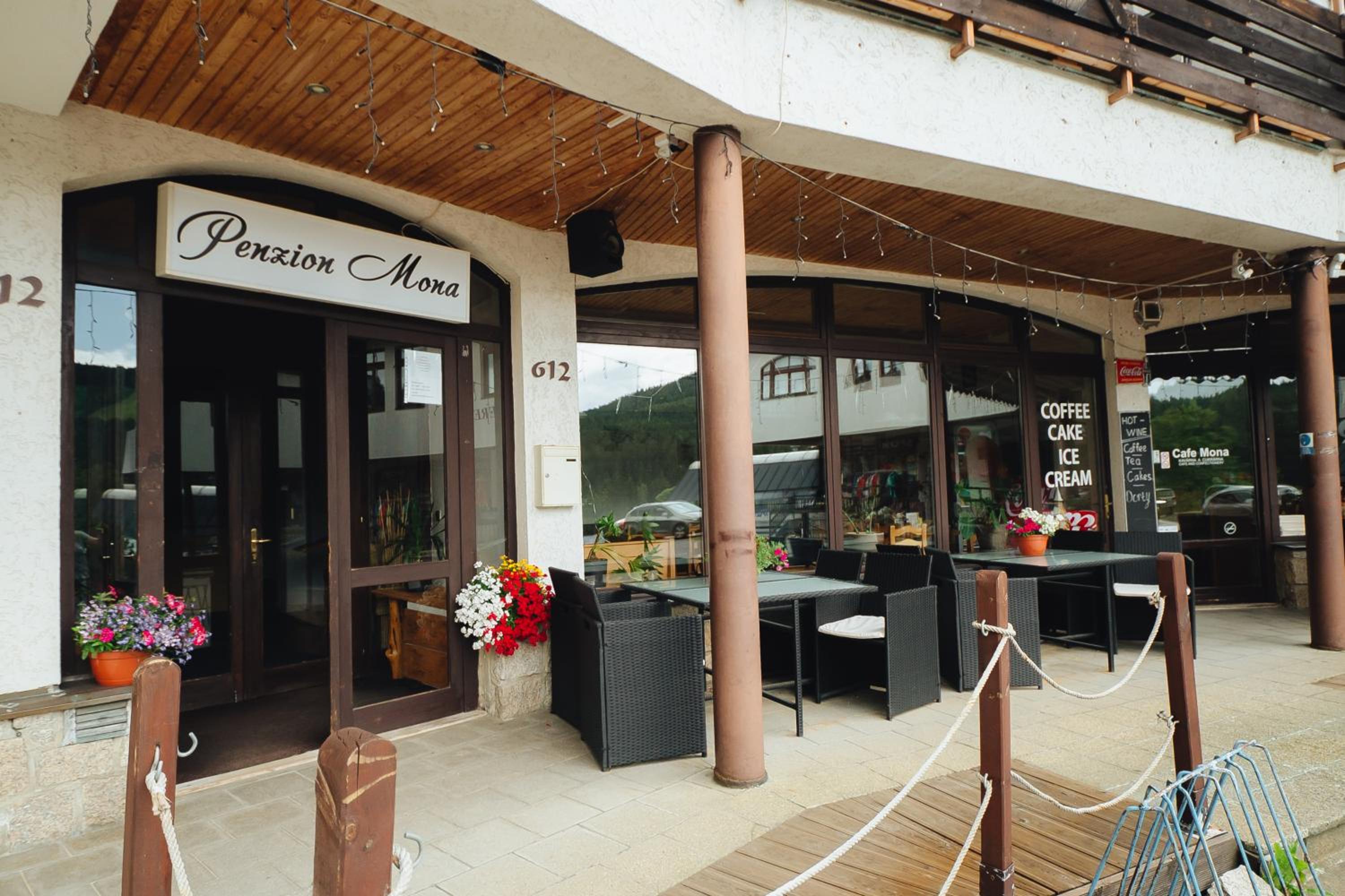 Pension Mona