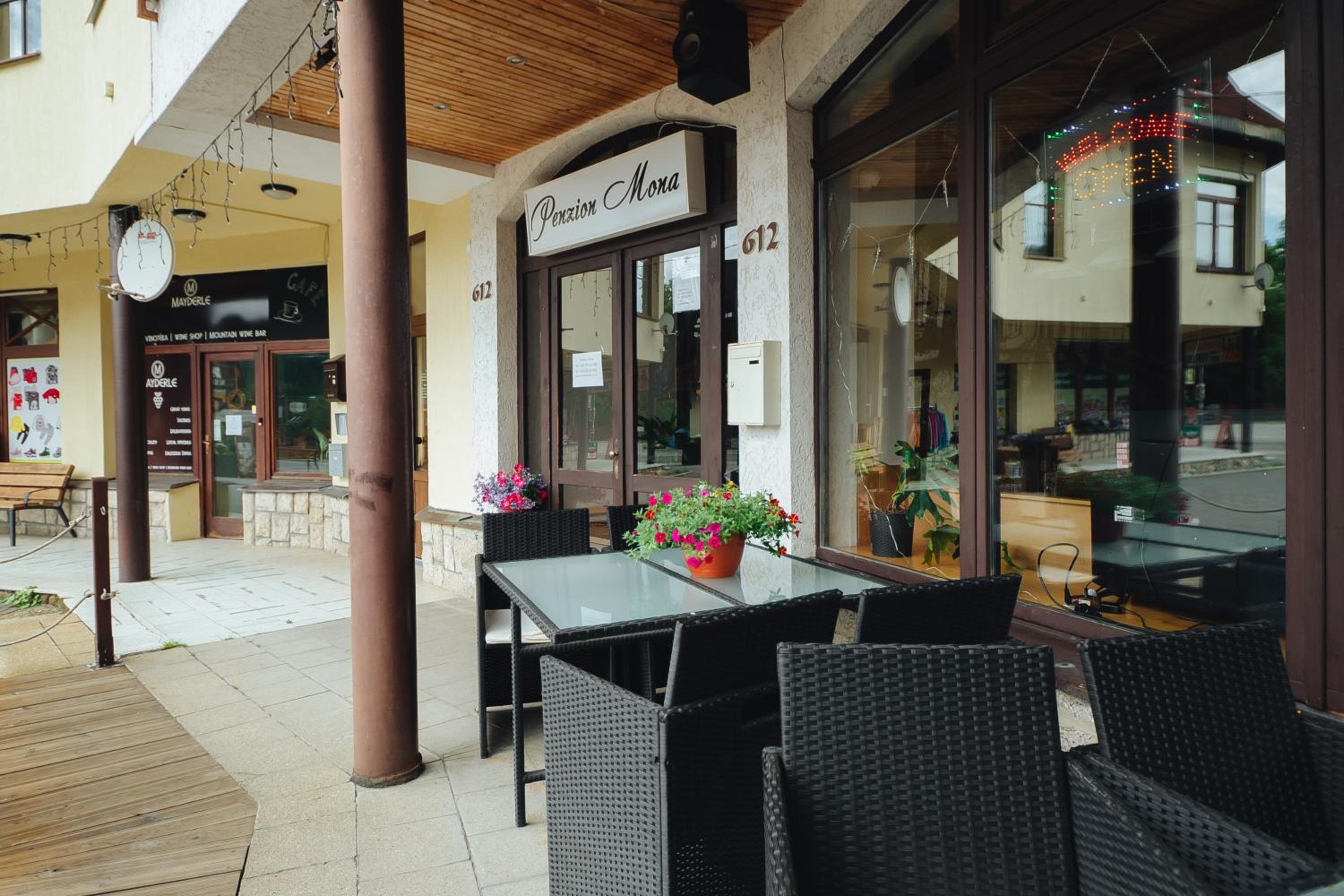 Pension Mona