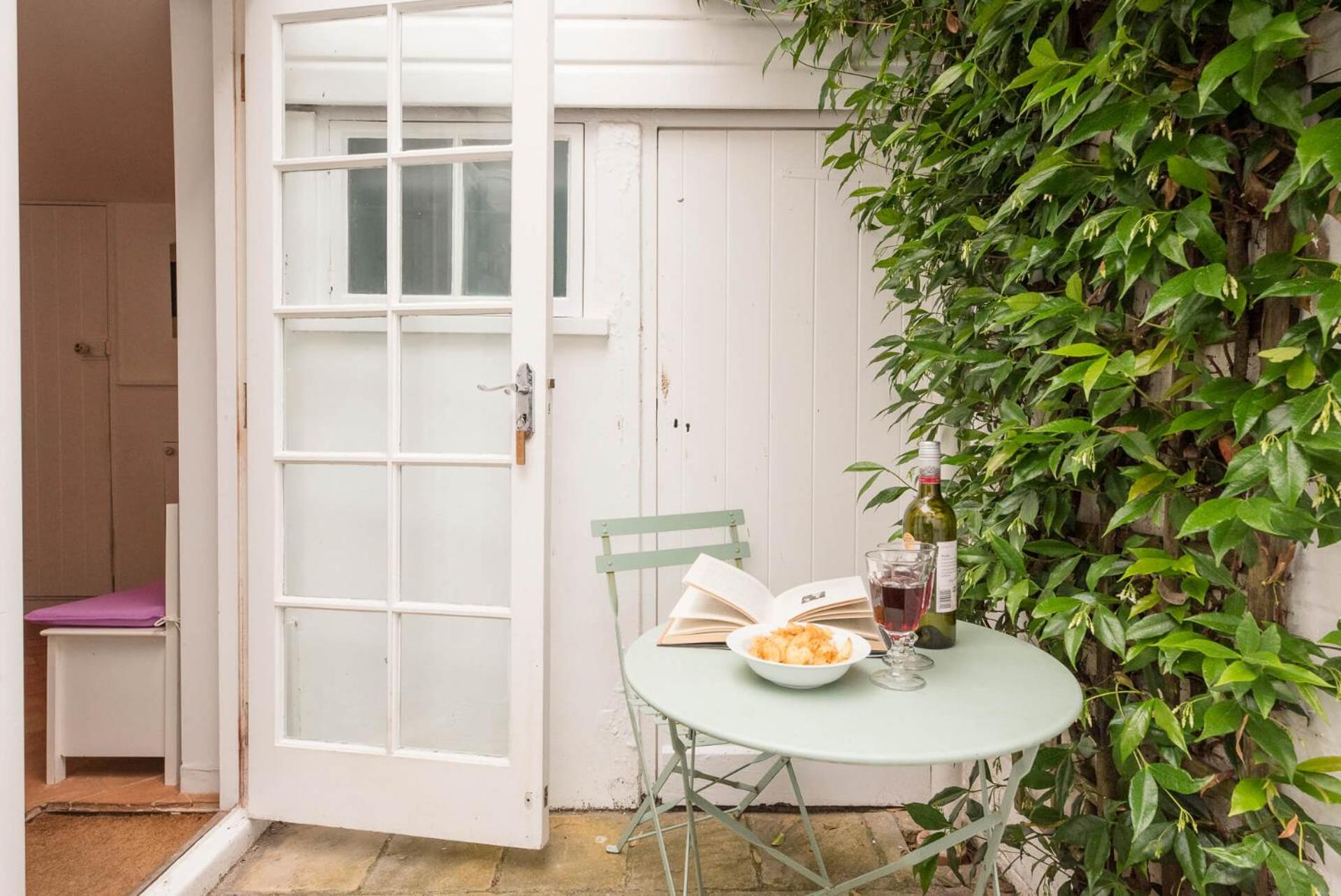 Oriel Cottage, Aldeburgh view 4