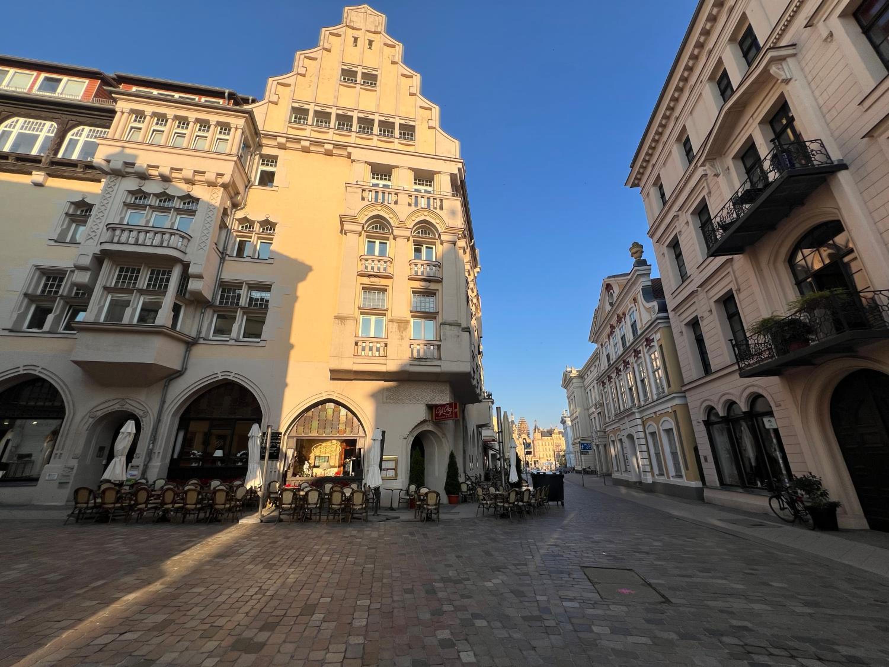 Helle großzügige Dachgeschoss Wohnung I Parkplatz I Schloss Blick #Cosiness Company