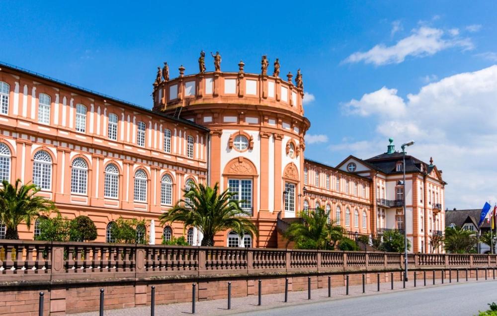3-Wiesbaden Studio-Terrasse,WLAN,Parkplatz frei view 3